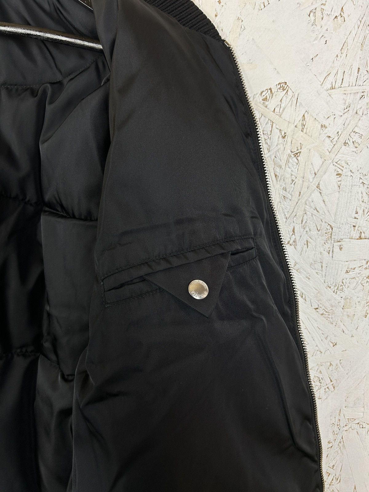 Prada Prada Re-Nylon Cropped Down Bomber Jacket Black 52 Size US L / EU 52-54 / 3 - 12 Thumbnail