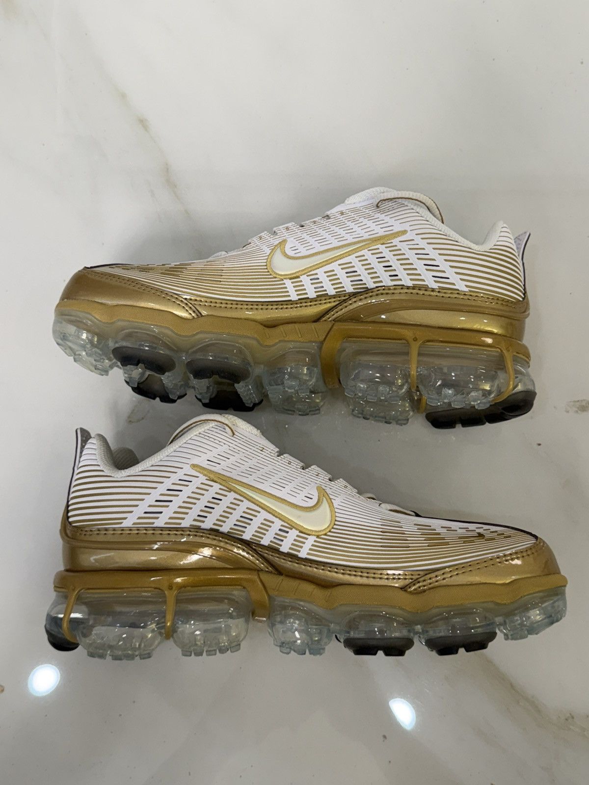 Nike Nike Air VaporMax 360 White Metallic Gold Size 9.5 Size US 9.5 / EU 42-43 - 4 Thumbnail