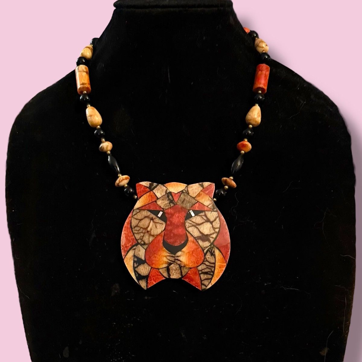 Vintage Vintage apple sponge coral bead mosaic tiger head necklace Size ONE SIZE - 1 Thumbnail