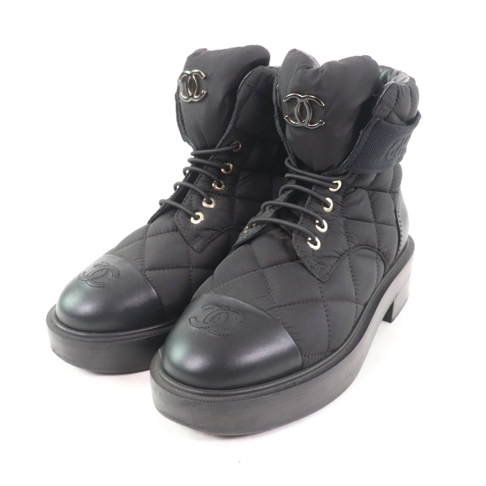 Chanel Chanel Coco Mark Metal Logo Leather Short Boots Leather Shoes G45125 in Black, Women's
