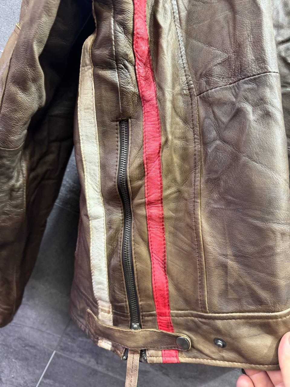 Vintage Aviatrix Men's Real Leather Brown Patch Racing Biker Jacket Size US XL / EU 56 / 4 - 22 Thumbnail