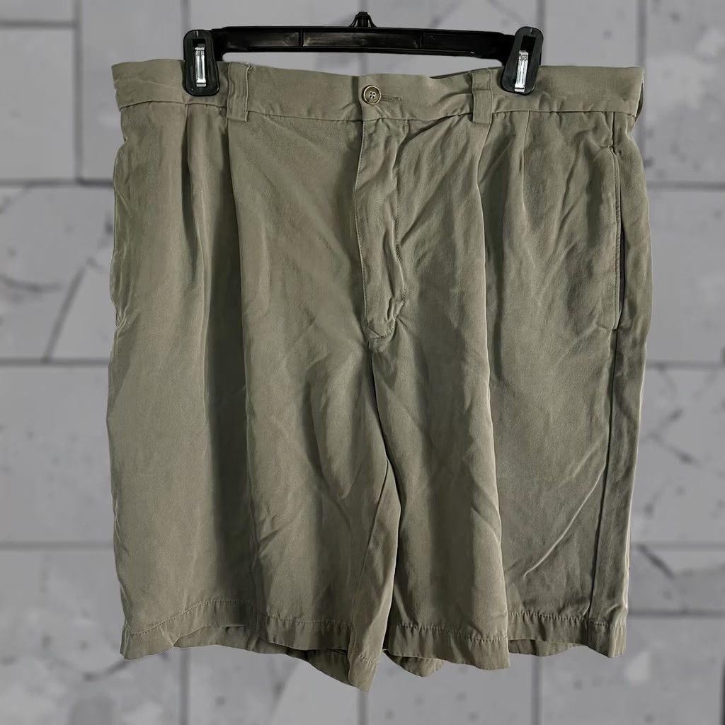Tommy Bahama Tommy Bahama Gray 100% Silk Casual Shorts Mens Size 34 Size US 34 / EU 50 - 1 Thumbnail