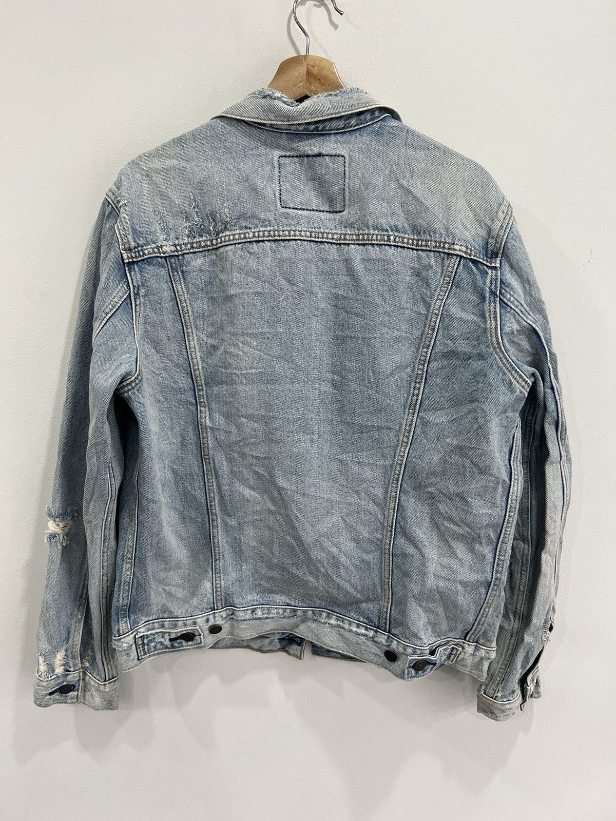 Levi's Vintage Levis Denim Jean Jacket distressed y2k Size US L / EU 52-54 / 3 - 2 Thumbnail