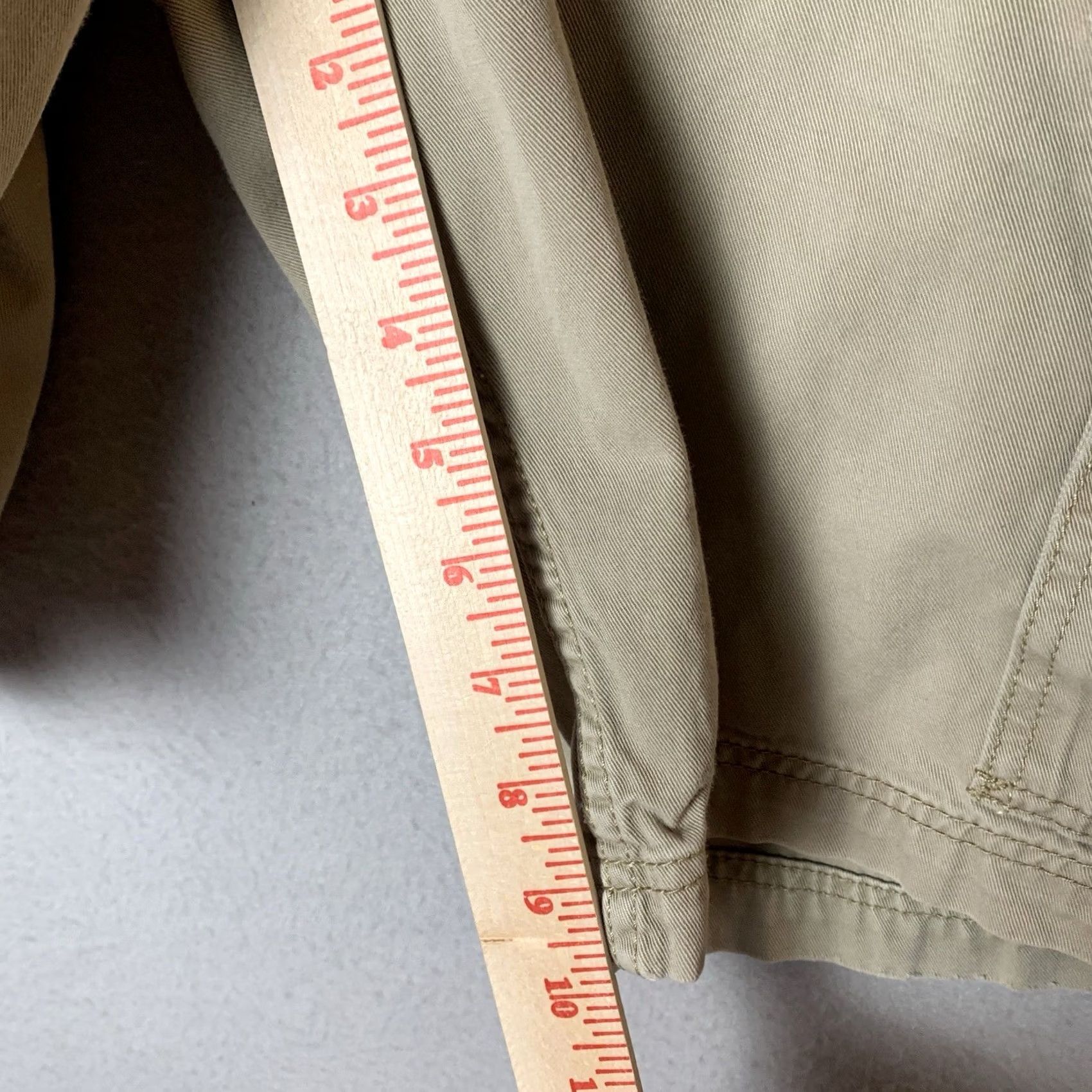 Levi's Levi’s Cargo Shorts Mens 34 Beige Cargo Y2K Casual Workwear Retro Vintage Logo Zipper Pockets 10in Inseam Size US 34 / EU 50 - 5 Thumbnail