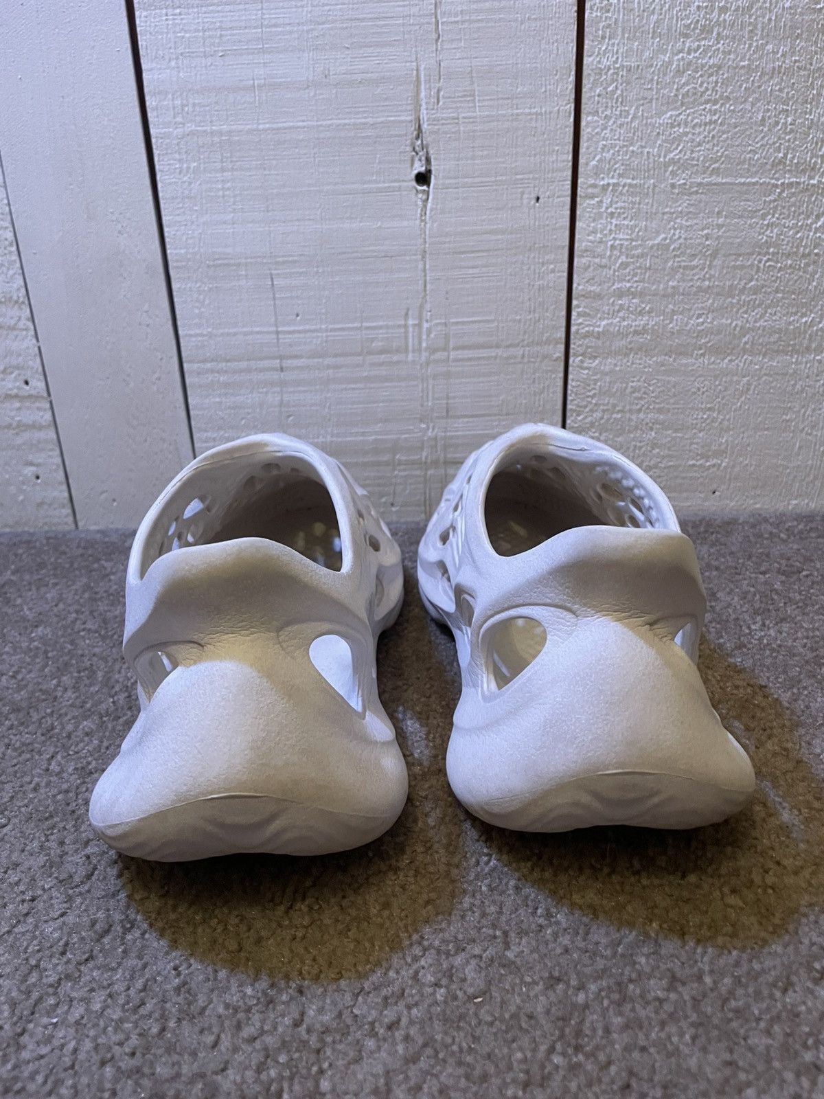 Yeezy Roam runner Size US 11 / EU 44 - 4 Thumbnail