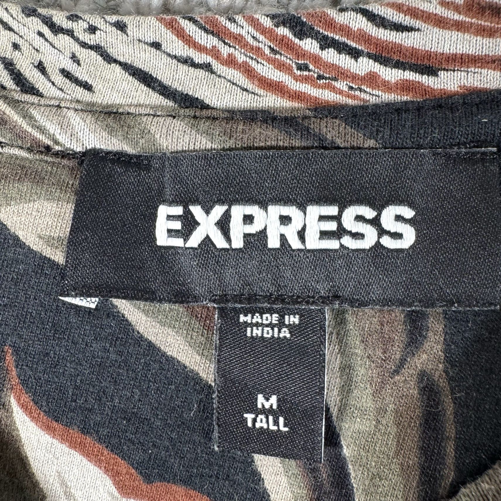 Express Express Shirt M Tall Abstract Tropical Leaf Print Resort Vacation Summer Island Shirt Men MT Big & Tall Multicolor Cotton Beach Tropical 90s? Size US M / EU 48-50 / 2 - 4 Thumbnail