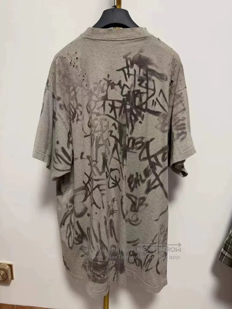 Balenciaga Balenciaga Gray Manchester United graffiti letter logo sho Size US L / EU 52-54 / 3 - 2 Thumbnail