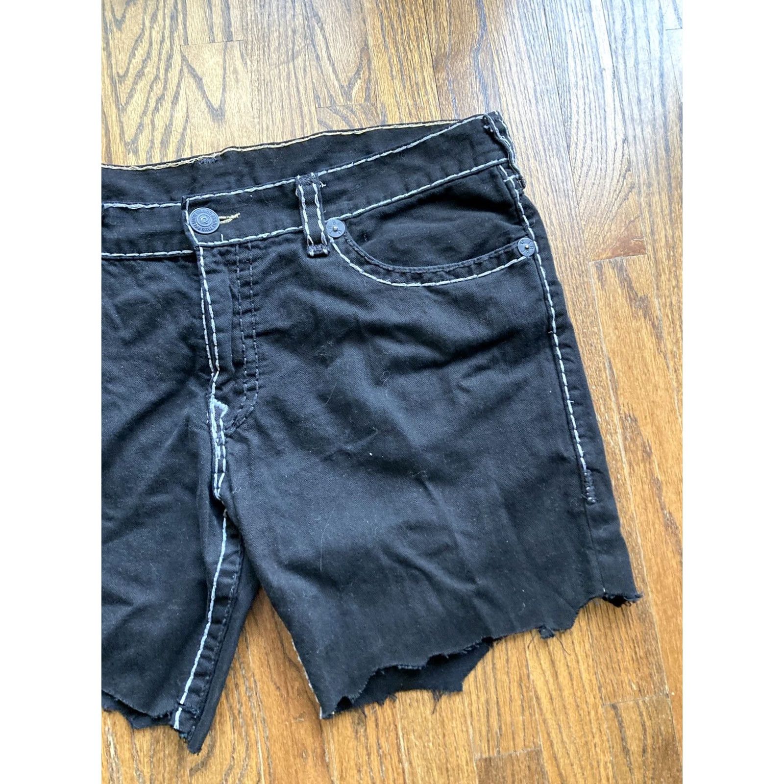 True Religion True Religion Jeans Shorts Bermuda Mens 40 Ricky Super T Flap Pocket USA Frayed Black Denim Cotton 5-Pocket USA Grunge Hip Hop Bermuda 40 Mens Size US 40 / EU 56 - 4 Thumbnail