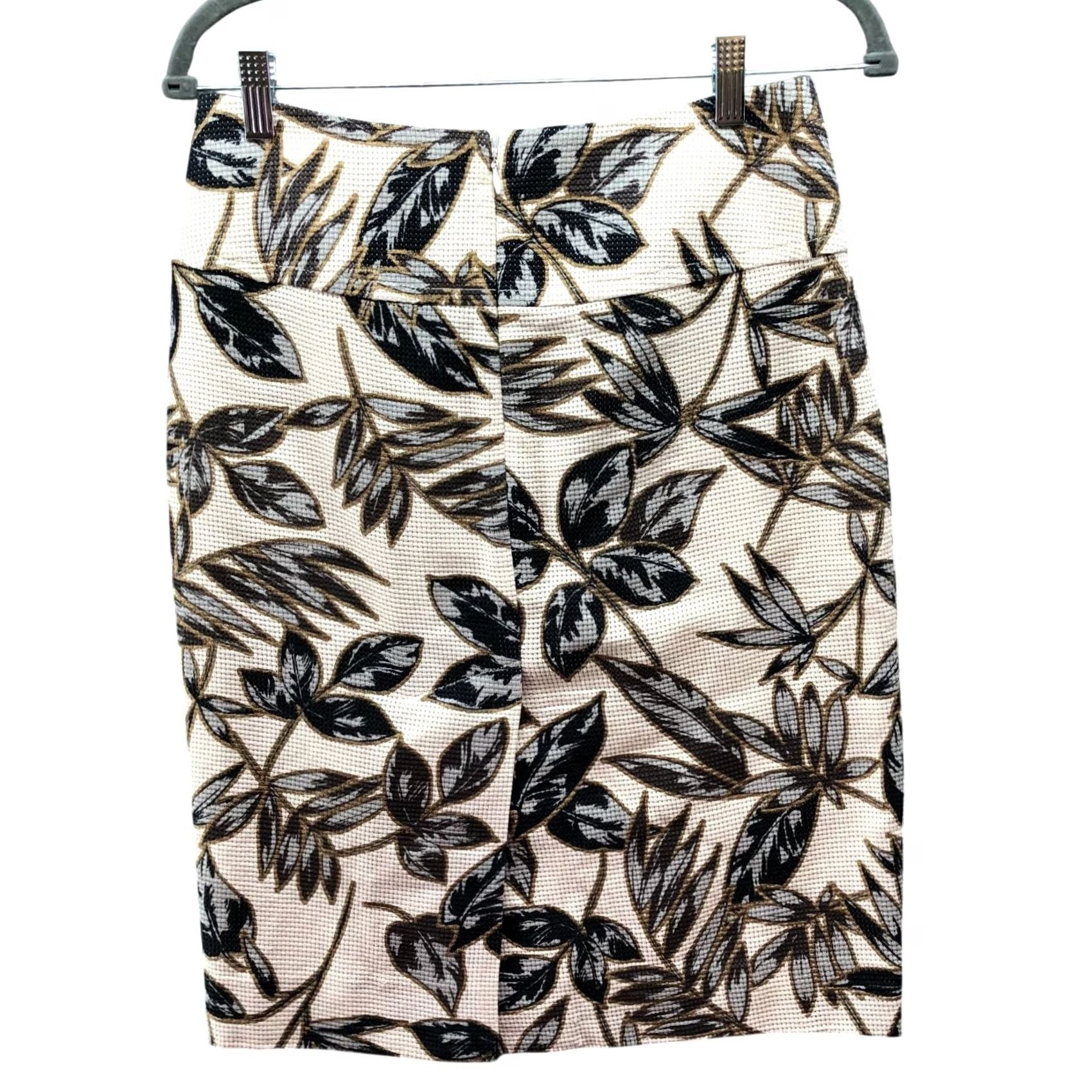 J.Crew J. Crew Leaf Print Pencil Skirt Womens 0 Beige Cotton Perforated Palm Knee Length Lined Zip Back Slit Size 25" / US 0 / IT 36 - 2 Thumbnail