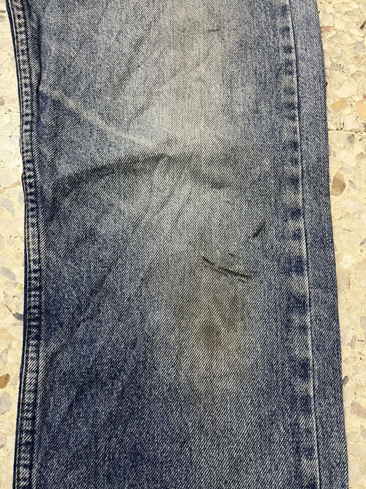 Levi's Vintage Clothing Vintage Levi’s 505 distressed 90s light blue wash jeans Size US 32 / EU 48 - 11 Thumbnail