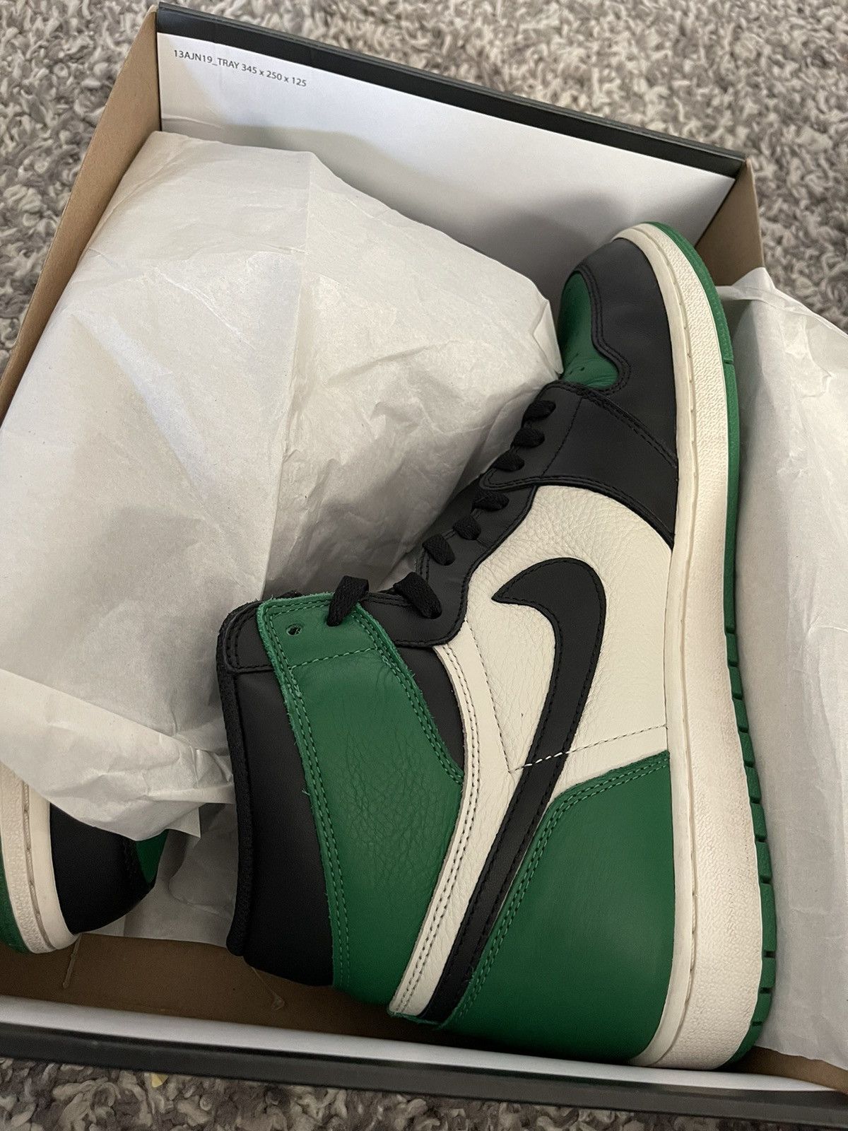image of Jordan Nike Air Jordan 1 Retro High OG Pine Green 9/10 Shoes in Green/Black, Men's (Size 14)
