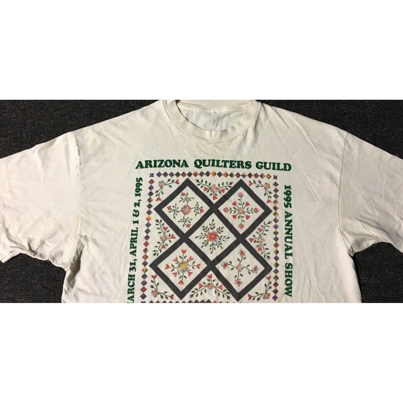 Vintage VINTAGE Arizona Quilters Guild Shirt XL White 90s Distressed Grunge Sun Quilt Heart Art Man/Unisex T-Shirt Size US XL / EU 56 / 4 - 5 Thumbnail