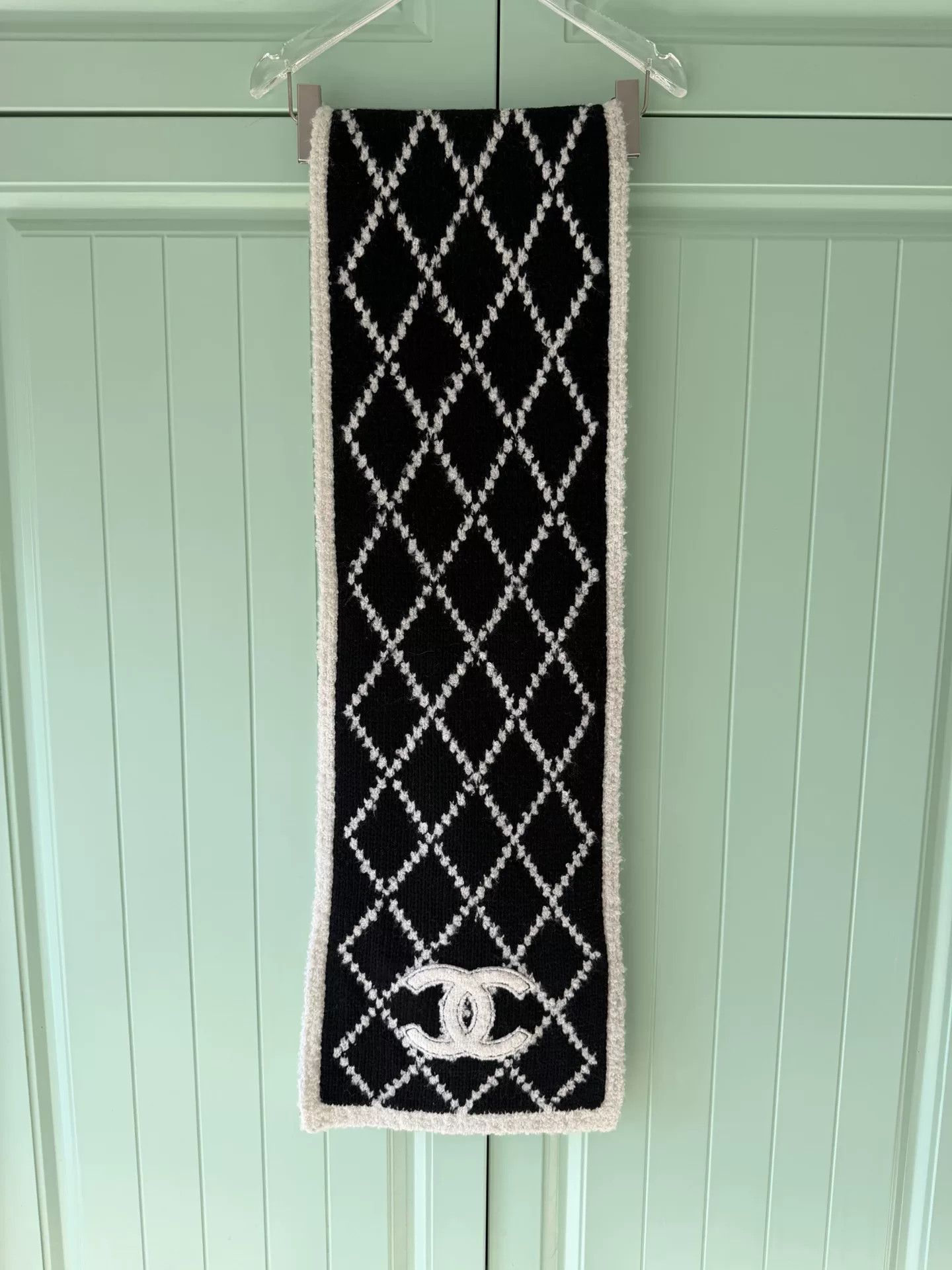 Chanel Chanel Black White Quilted Cashmere Scarf Size ONE SIZE - 1 Thumbnail