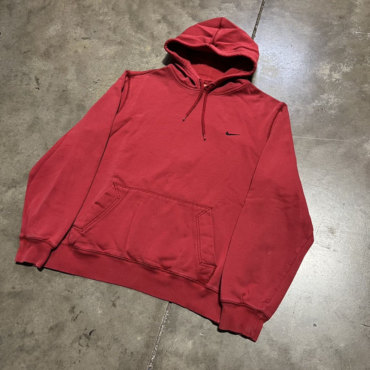 Nike Vintage Nike Mini Swoosh Hoodie Sweatshirt Faded Boxy Red Size US L / EU 52-54 / 3 - 5 Thumbnail