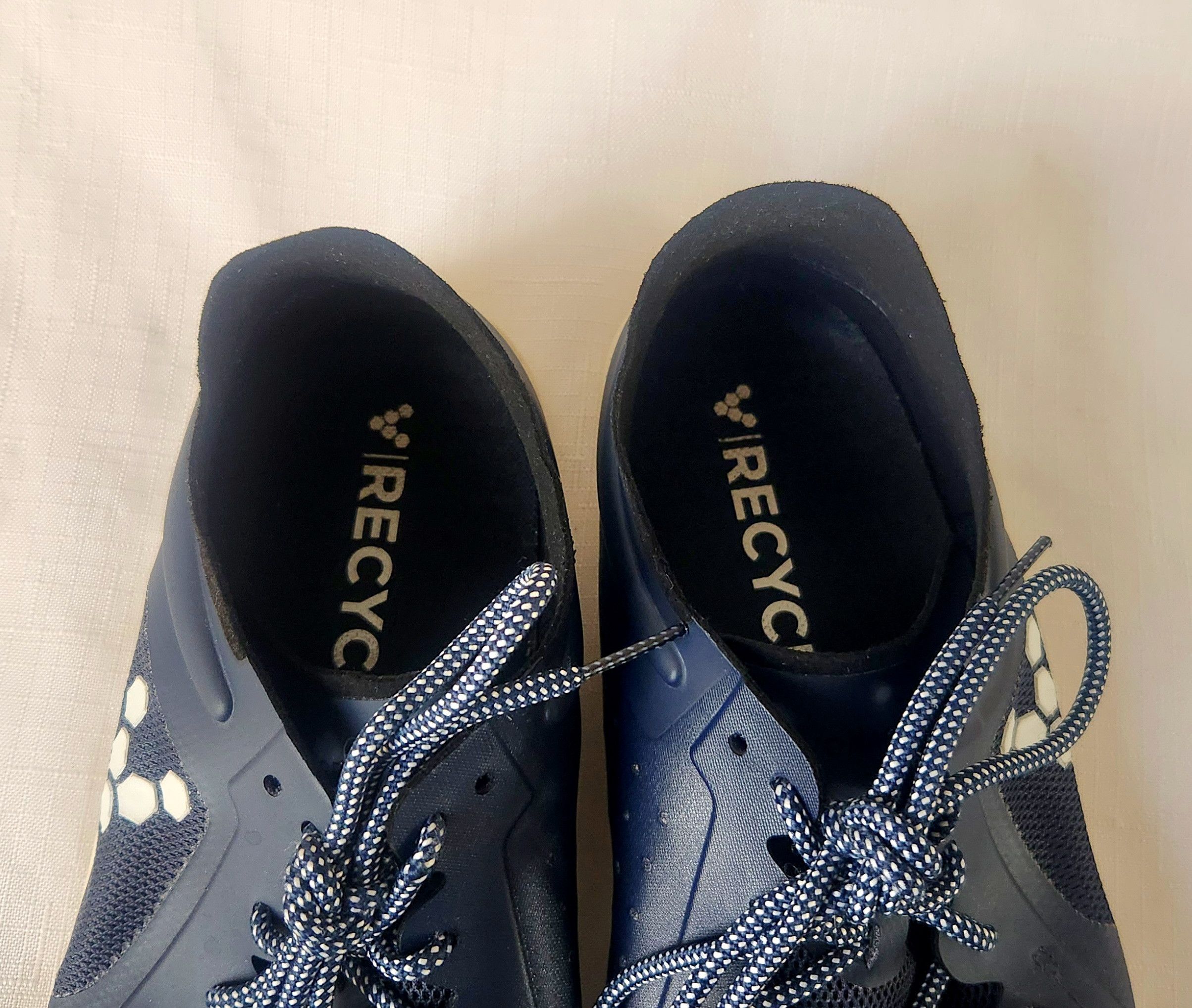 Vivobarefoot Vivobarefoot Primus Lite III Navy Blue and white SZ 40 US 7 Size US 7 / EU 40 - 8 Thumbnail