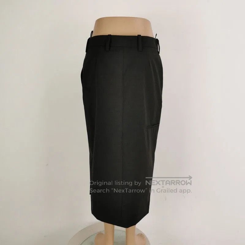 Prada Prada Black Wool Zip Midi Skirt. Size US 26 / EU 42 - 3 Thumbnail