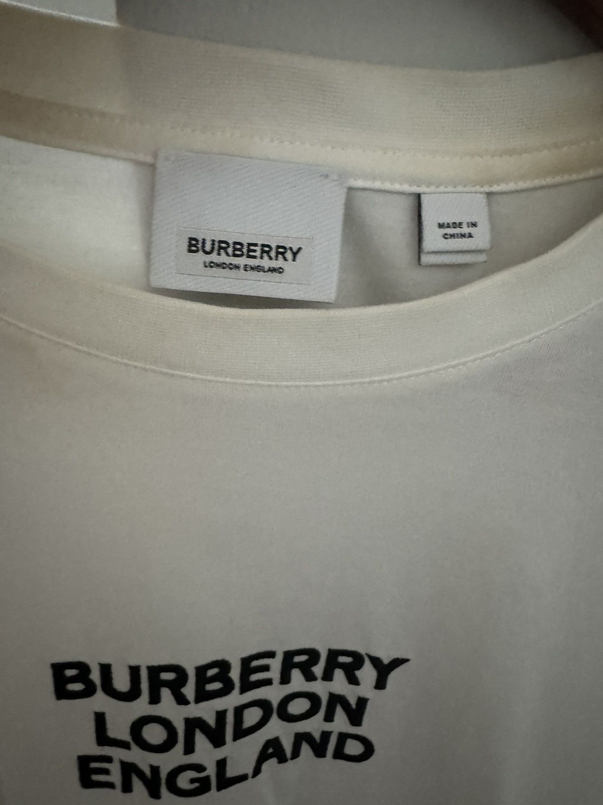 Burberry White Burberry jearsey Size US M / EU 48-50 / 2 - 5 Thumbnail