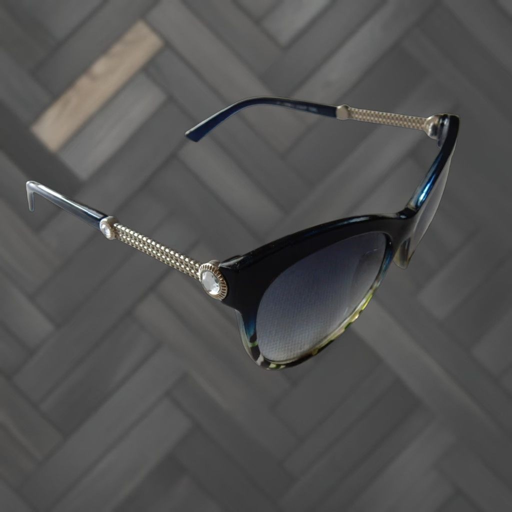 Southpole VINTAGE Southpole Sunglasses Women Black Small Scratched Lenses Size ONE SIZE - 1 Thumbnail