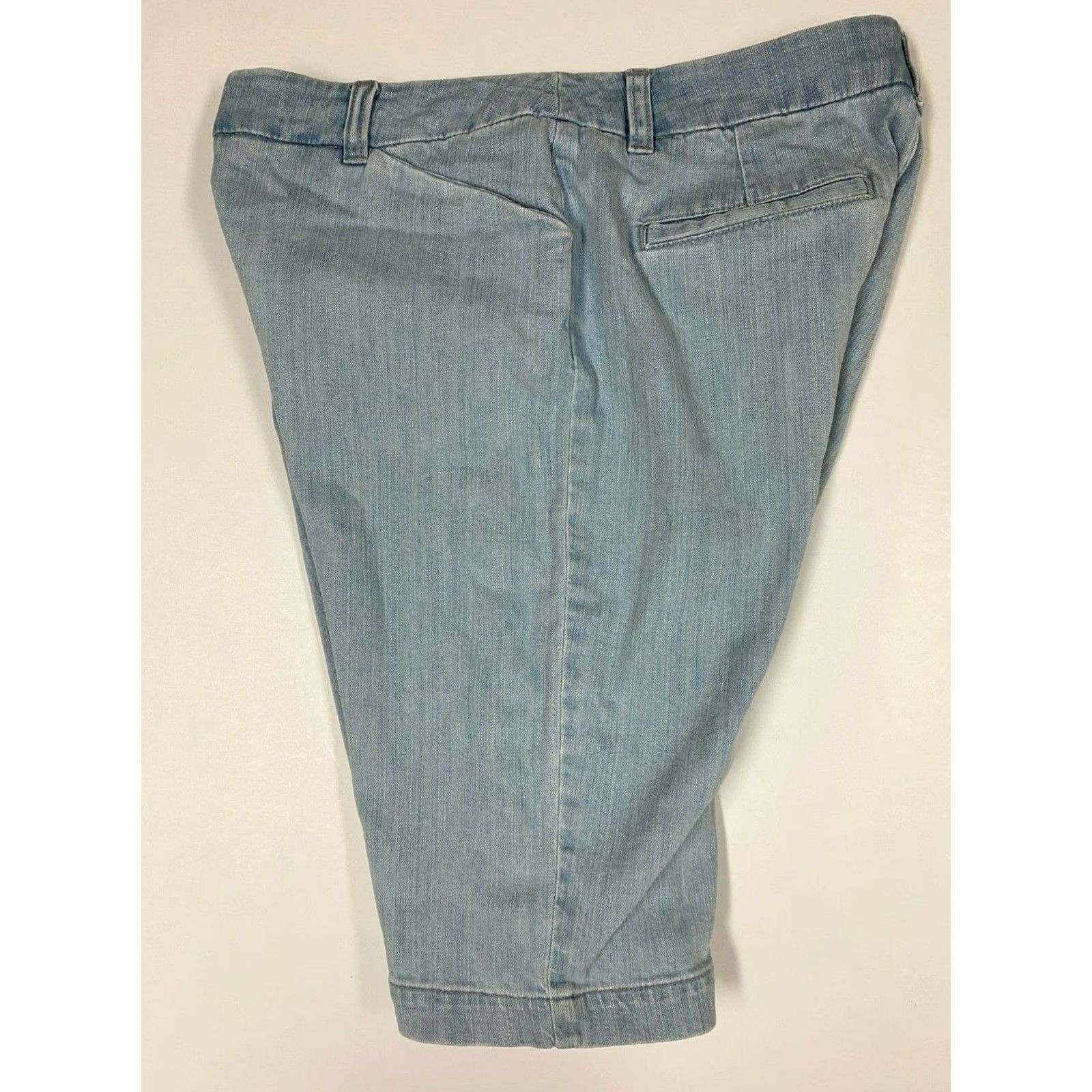 Jones New York Jones New York Bermuda Shorts 6 Women's Blue Denim Cotton Blend Spandex Stretch Zipper Inseam 12 Casual Regular Vintage: No Size 28" / US 6 / IT 42 - 7 Thumbnail