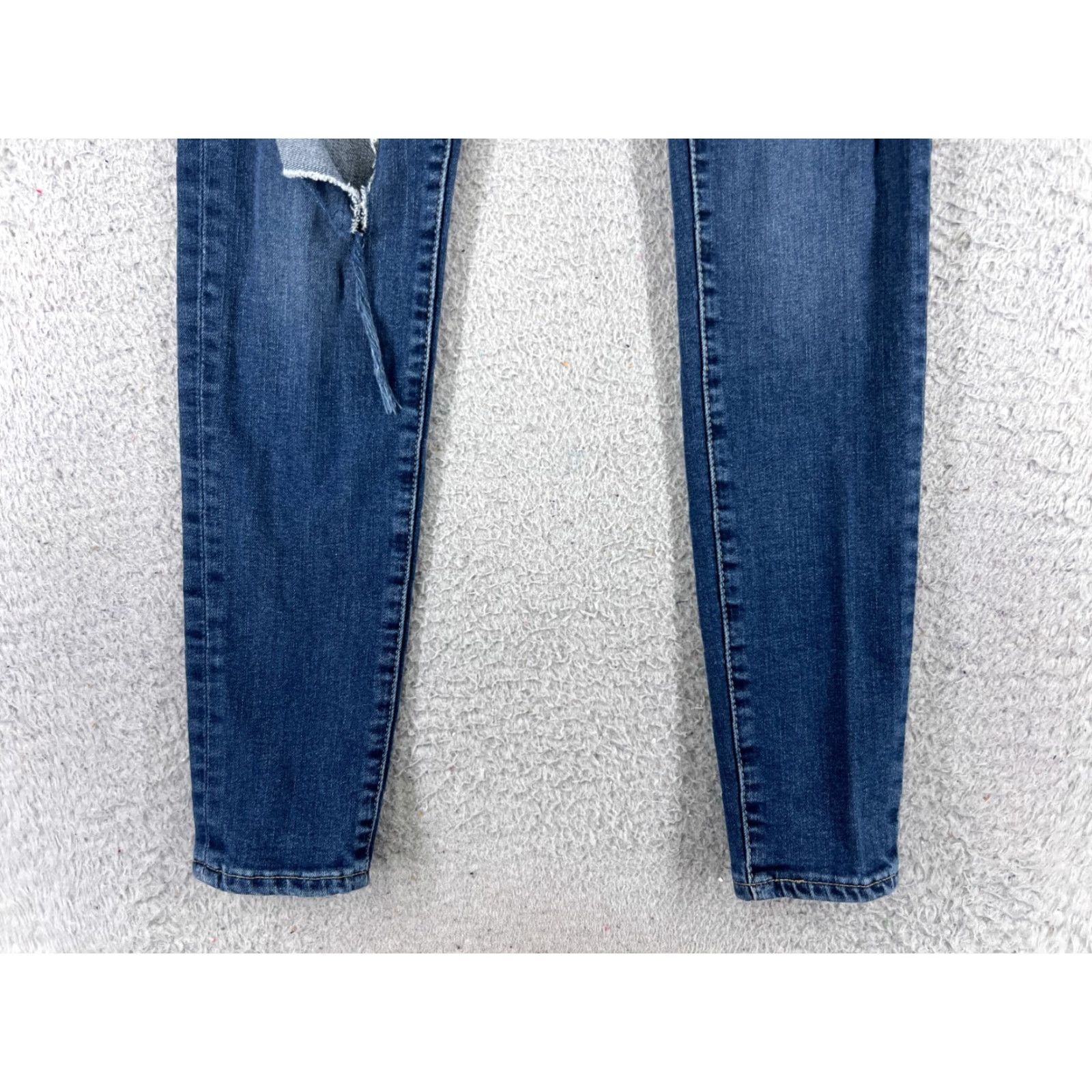 Levi's VINTAGE Levis Jeans Women 24 Blue Denim Skinny Mid Rise 29in 5-Pocket Distressed Stretch Levi's 700 Series Size 42" / US 20 - 2 Thumbnail