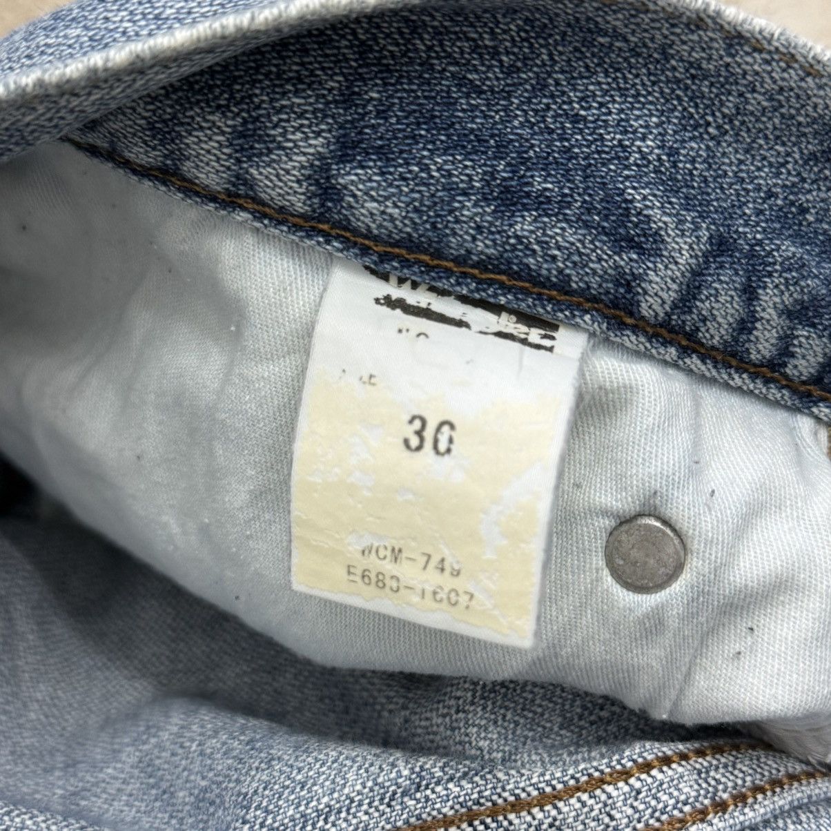 Wrangler Vintage Wrangler Light Wash Distressed Denim Pants Size US 36 / EU 52 - 16 Thumbnail