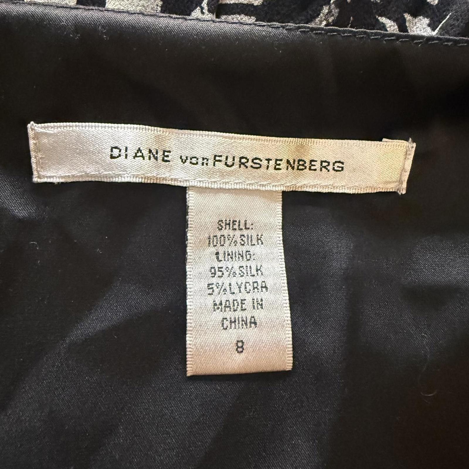 Diane von Furstenberg Diane von Furstenberg Black and White Floral Wrap Dress Size M / US 6-8 / IT 42-44 - 3 Thumbnail
