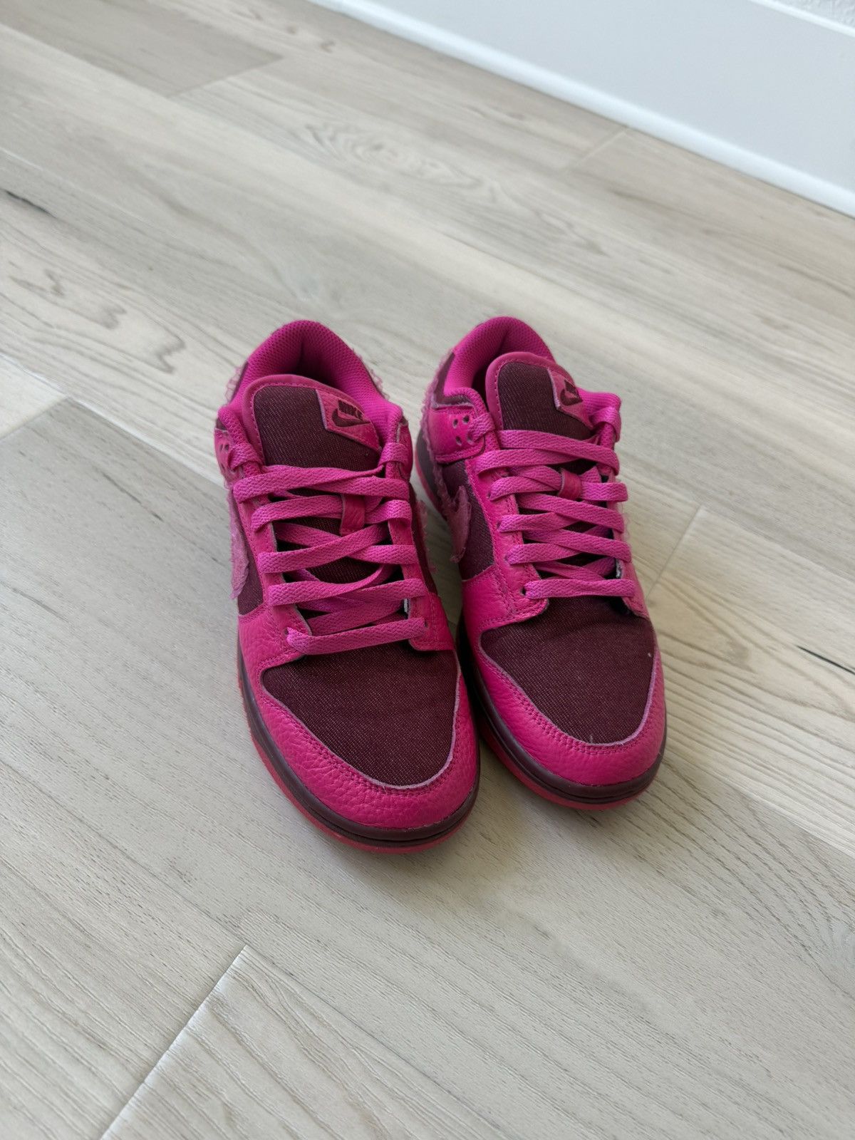 Nike Nike Dunk Low Valentine's Day (2022) (Women's) Size US 8.5 / IT 38.5 - 2 Thumbnail