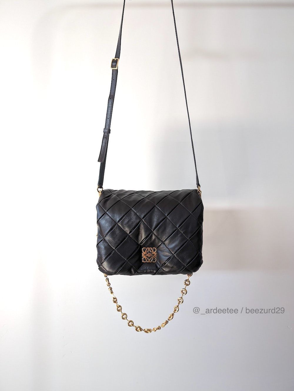 Loewe *NEW* GOYA LEATHER PUFFER PLEATED BAG BLACK $4,700 Size ONE SIZE - 3 Thumbnail