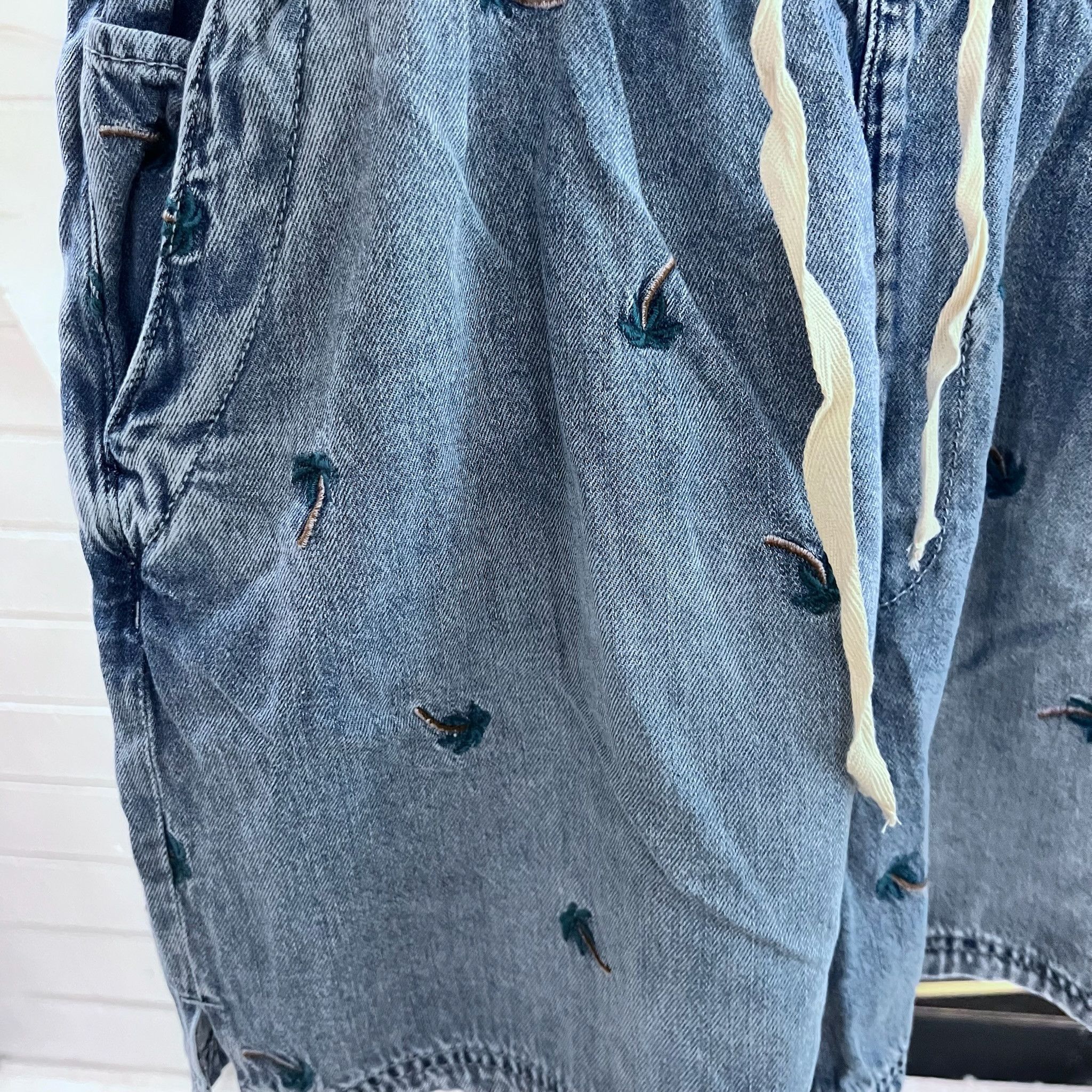 Other Kensie Jeans Palm Trees Embroidery High Rise Denim Shorts Size 38" / US 16 / IT 52 - 4 Thumbnail