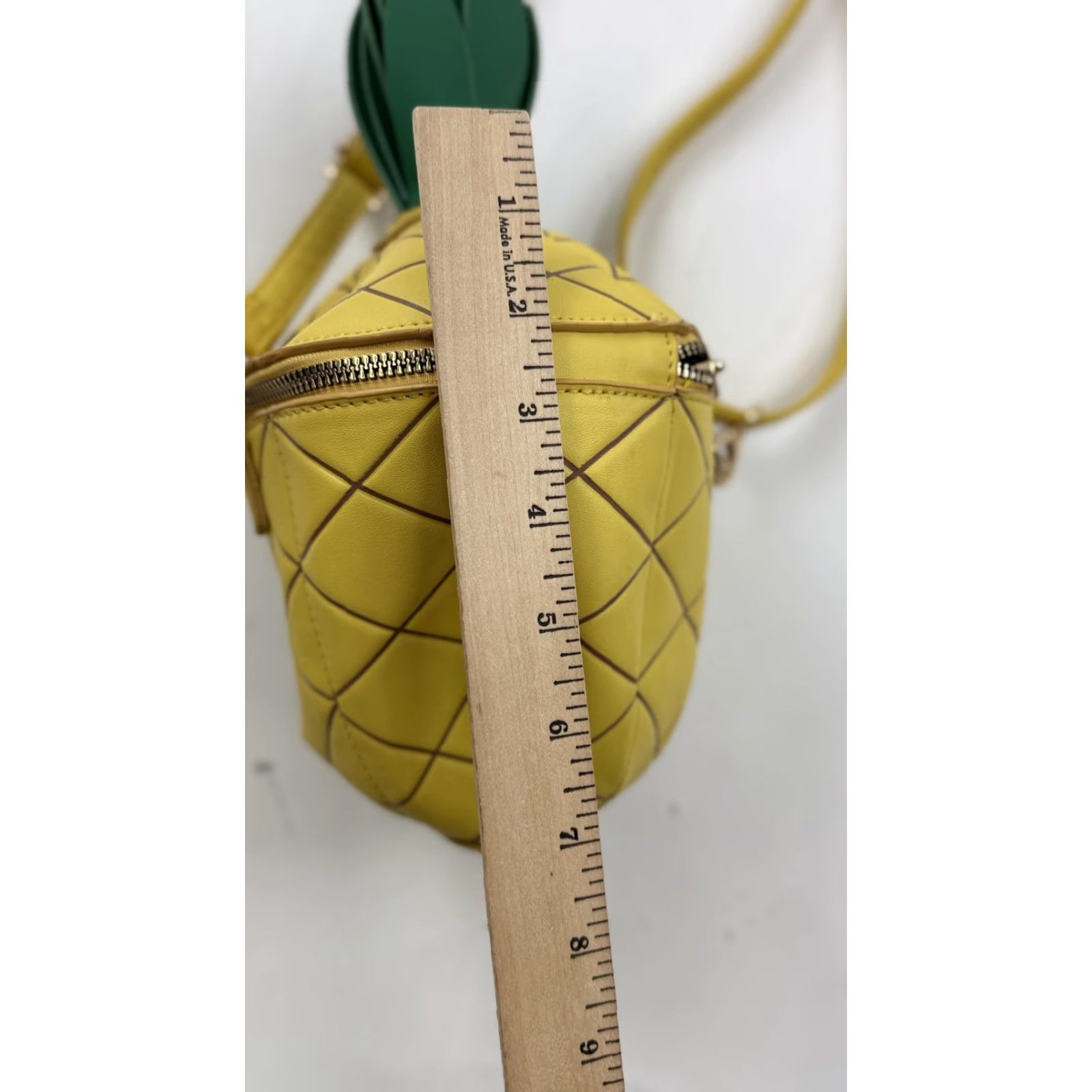 Mad Engine SpongeBob SquarePants Pineapple Crossbody Bag Womens Yellow Nickelodeon Size 28" / US 6 / IT 42 - 7 Thumbnail