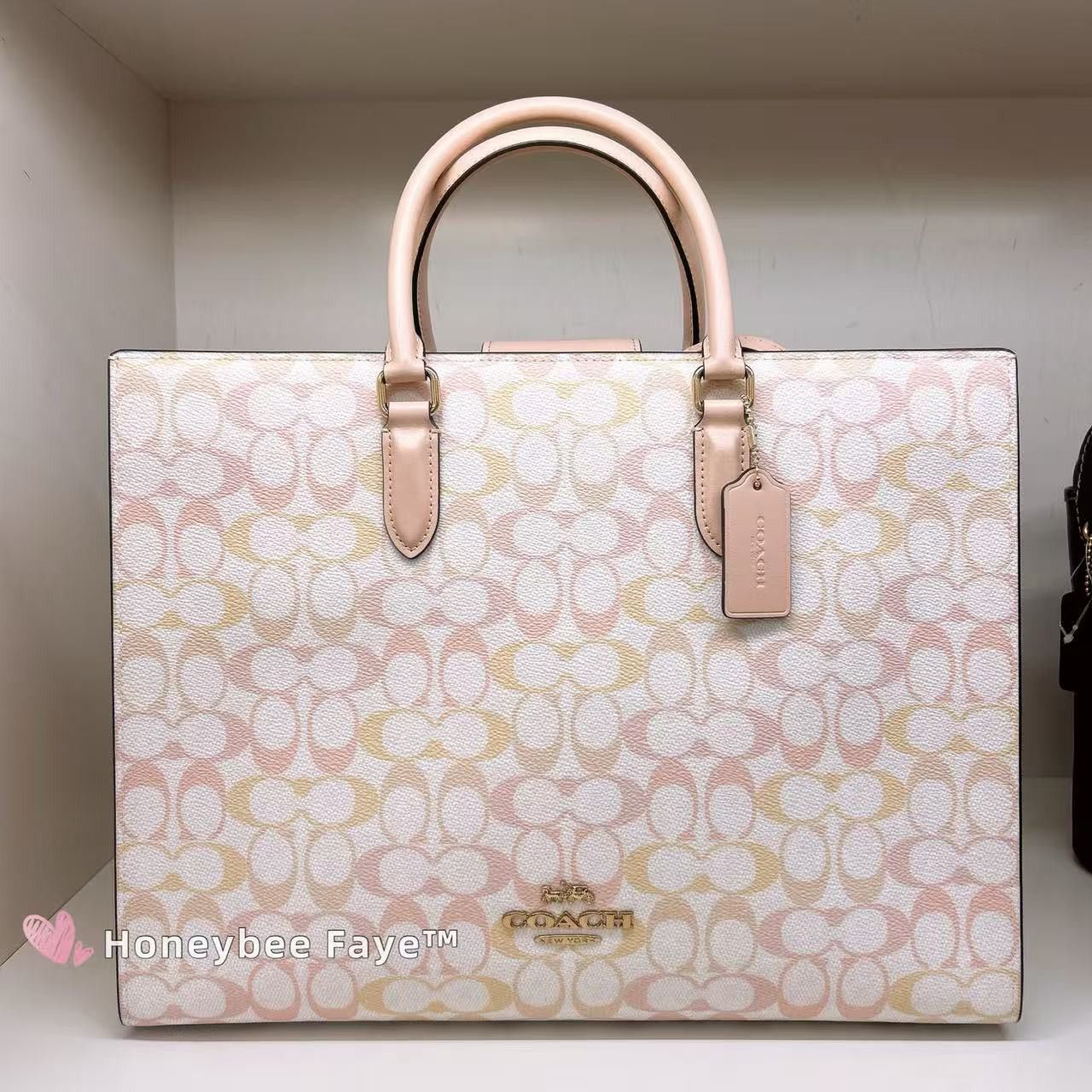 Coach NWT Coach Maggie Tote Bag In Pretty Signature Canvas CDZ06 Size ONE SIZE - 9 Thumbnail