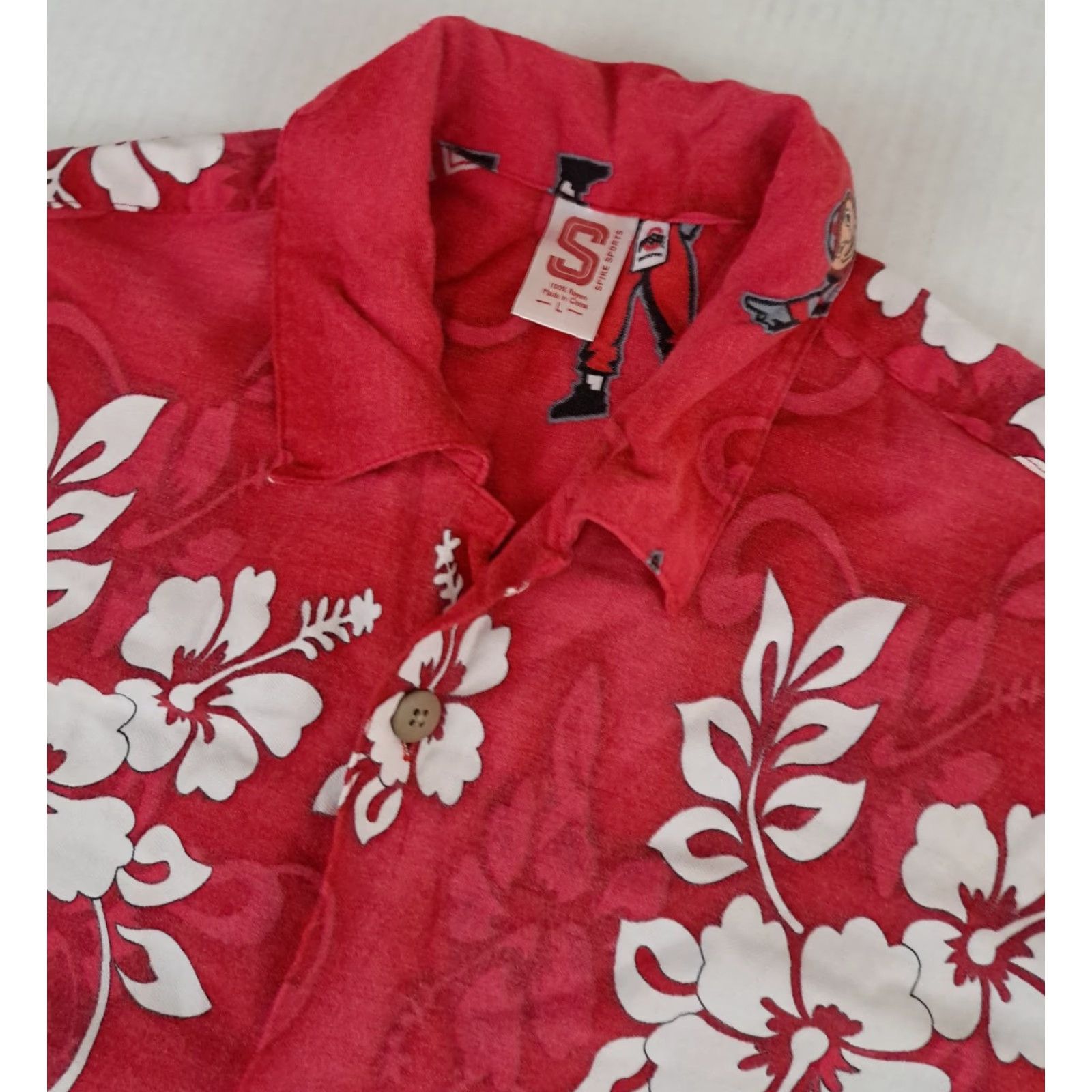 Vintage Vintage Spike Sports Button-Up Shirt Red Floral Short Sleeve Collared 21in Chest Unisex Adults L Boyds Buckeyes Woody Football Summer Casual Size US L / EU 52-54 / 3 - 3 Thumbnail