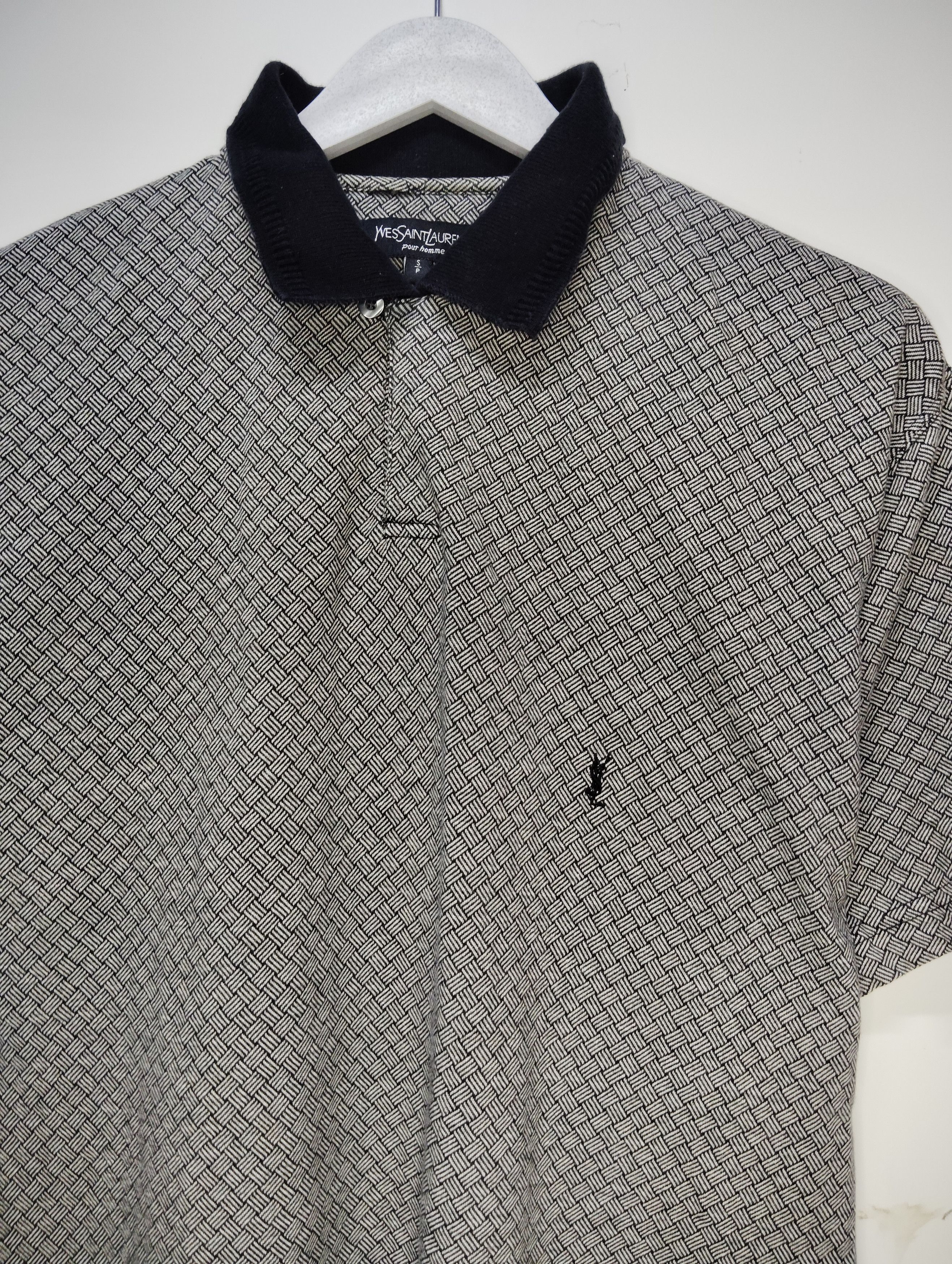 Yves Saint Laurent YSL Polo 1 Button Size US L / EU 52-54 / 3 - 2 Thumbnail
