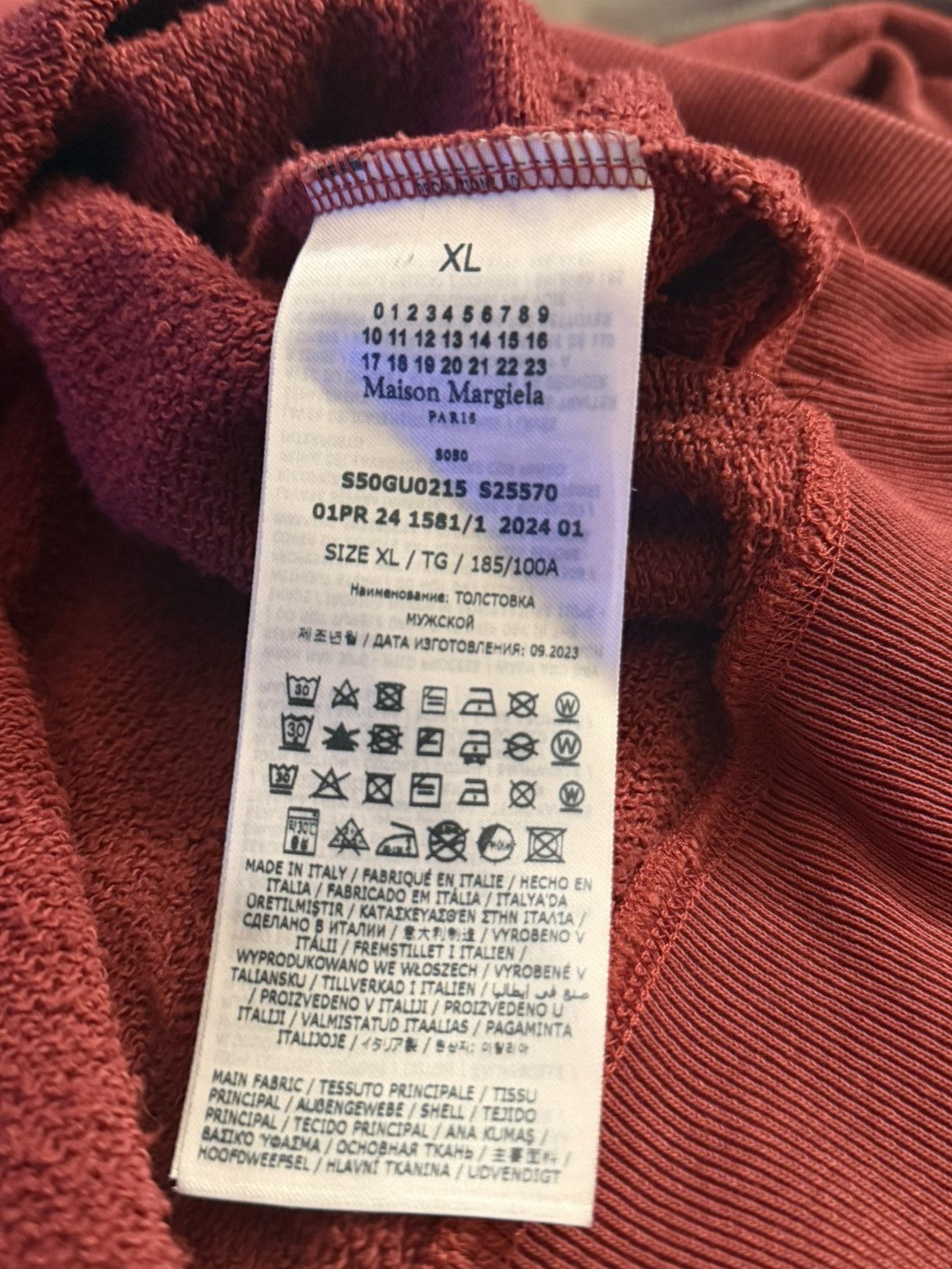 Maison Margiela $1100 Maison Margiela Burgundy Embroidered Crewneck Size US XL / EU 56 / 4 - 7 Thumbnail