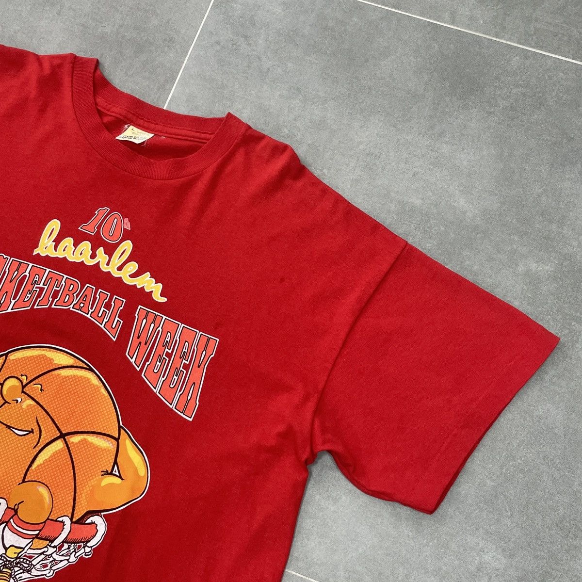 Vintage Vintage 10th Haarlem Basketball Week 1991 T-Shirt Size XL Size US XL / EU 56 / 4 - 6 Thumbnail