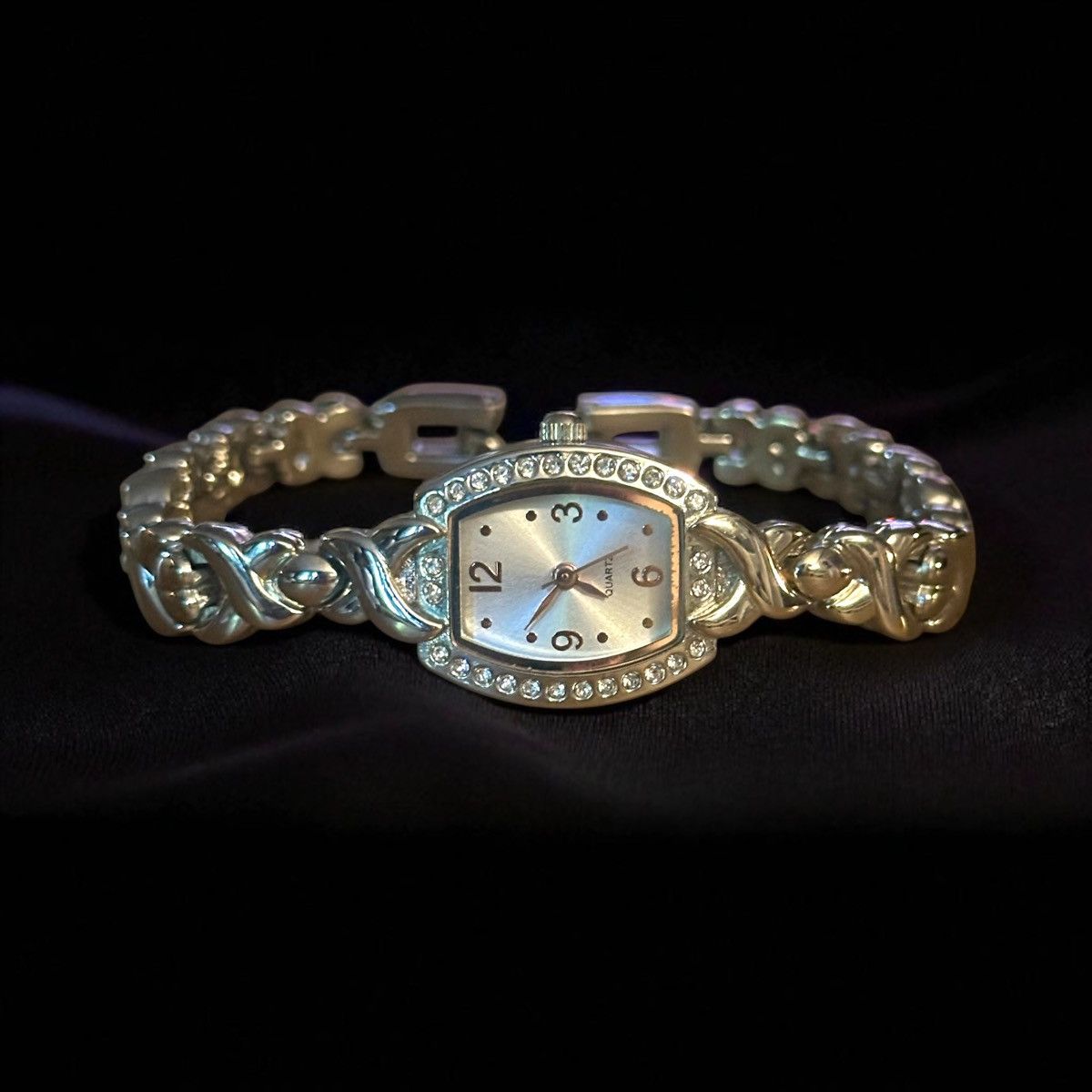 Vintage Vintage silver tone hugs & kisses watch Size ONE SIZE - 1 Thumbnail