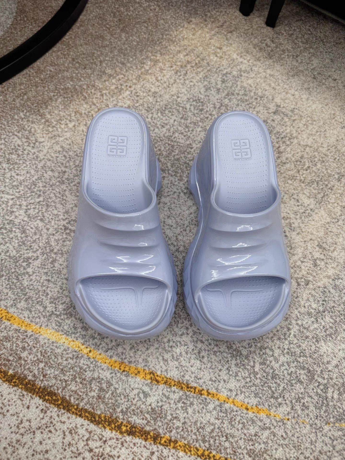 Givenchy Givenchy Marshmallow Wedge Slides K6 Size US 7 / IT 37 - 2 Thumbnail