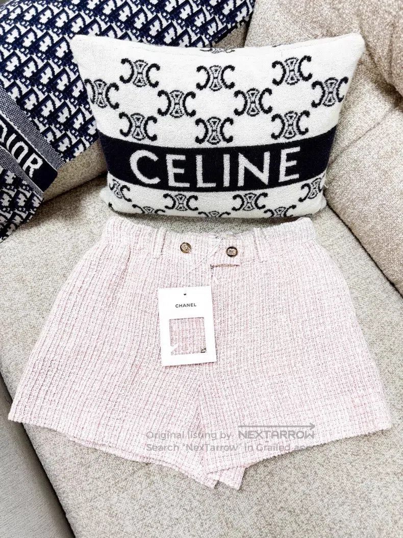 Chanel Chanel Light pink tweed shorts Size 24" / US 00 / IT 34 - 1 Thumbnail