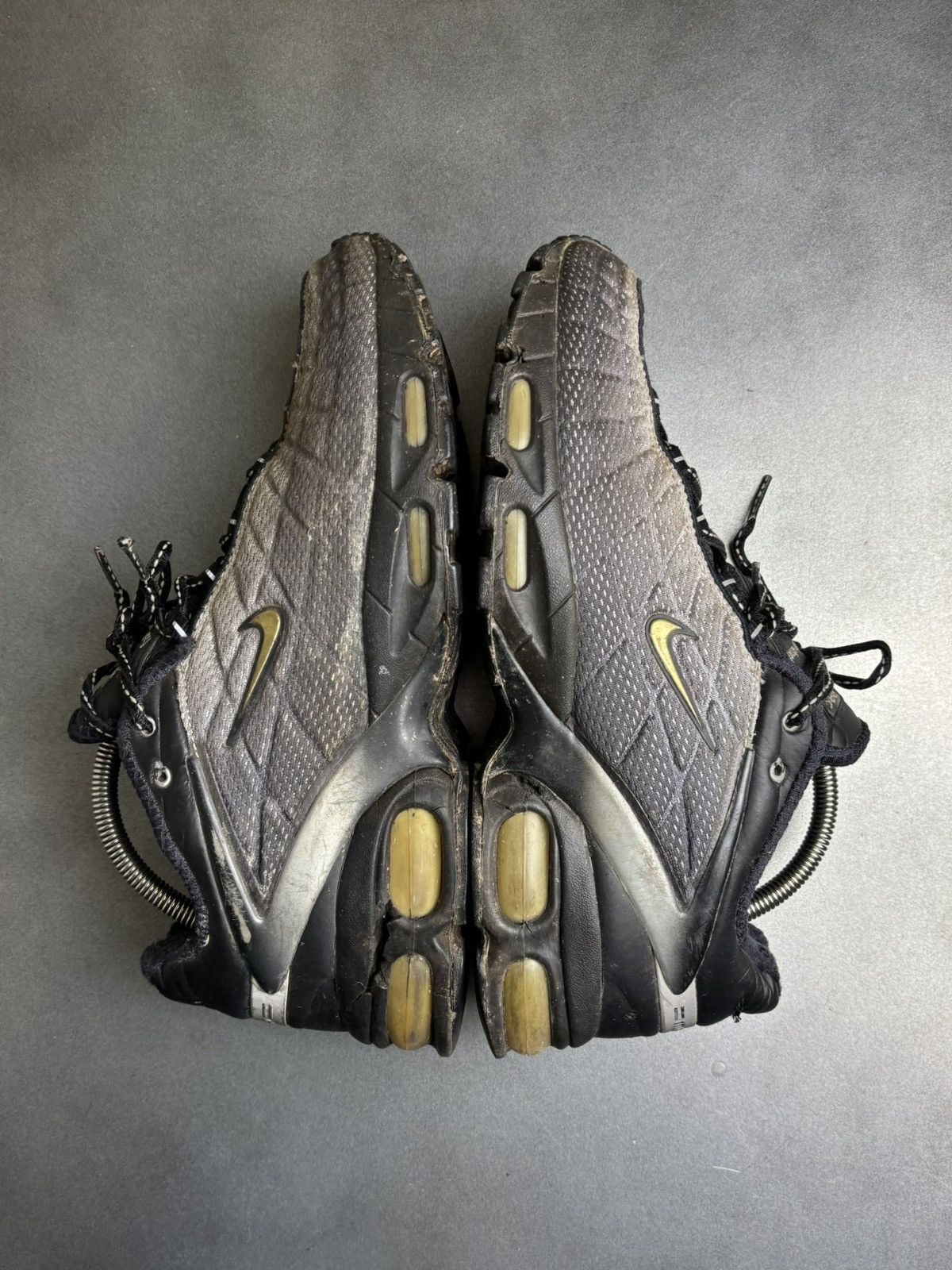 Nike × Vintage 2000 Nike Air Max Tailwind V Vintage Nike Sneakers 604190 9 Size US 9 / EU 42 - 12 Thumbnail