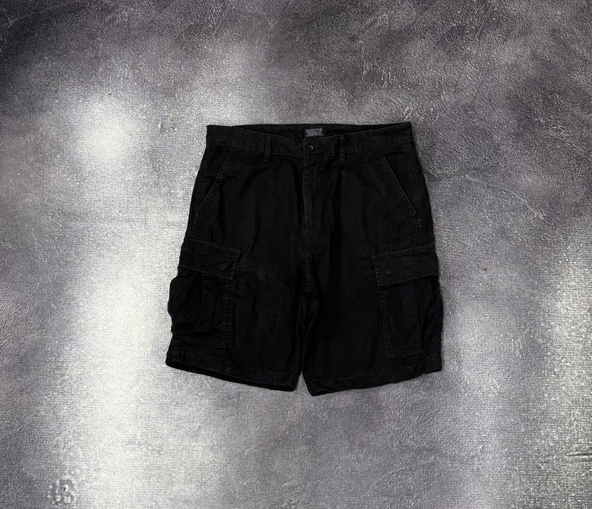 Levi's Vintage Levi’s Y2K Black Men’s Utility Hype Cargo Shorts Size US 34 / EU 50 - 1 Thumbnail
