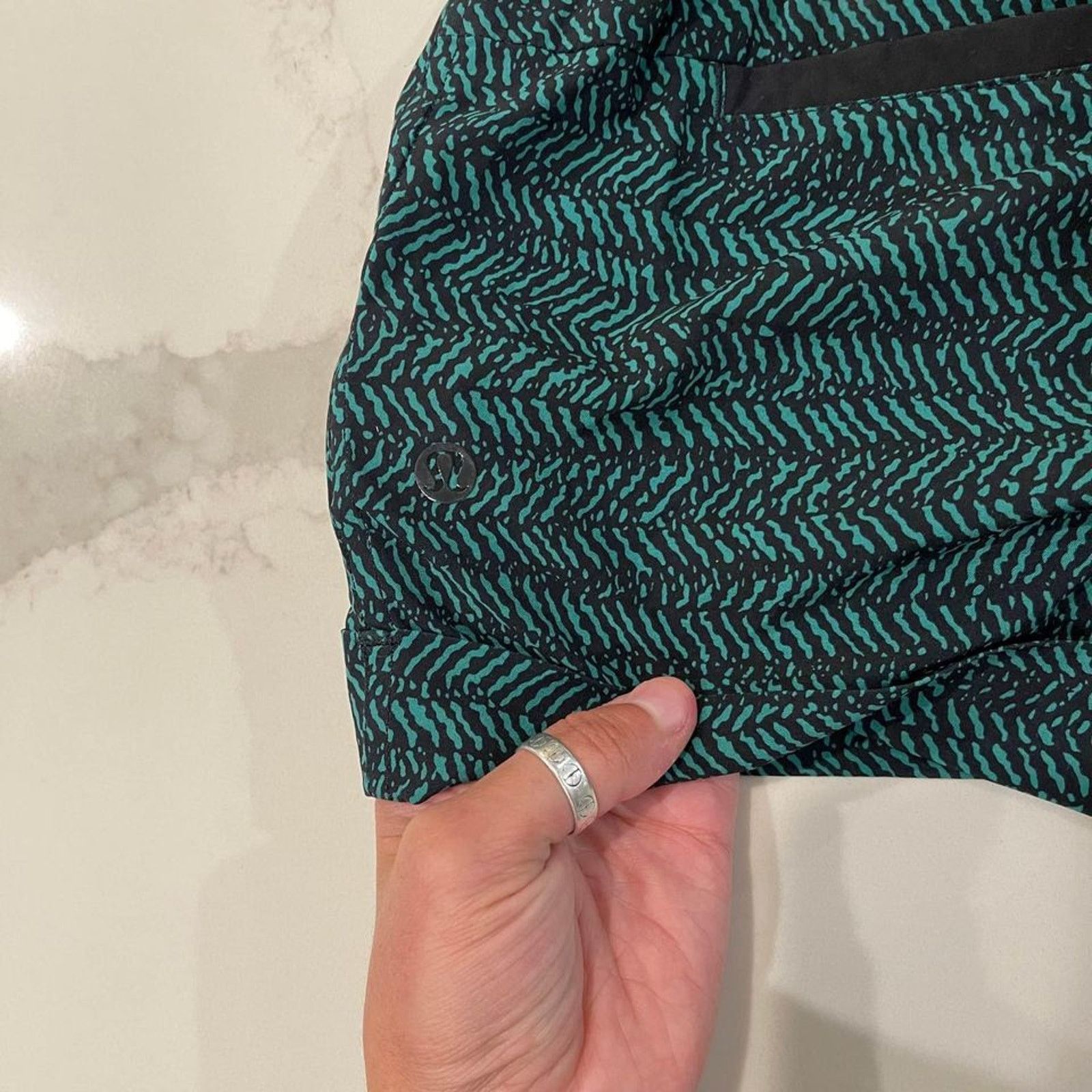Lululemon Lululemon Spring Break Away Short Mini Green Black Women's 4 Size 27" / US 4 / IT 40 - 7 Thumbnail