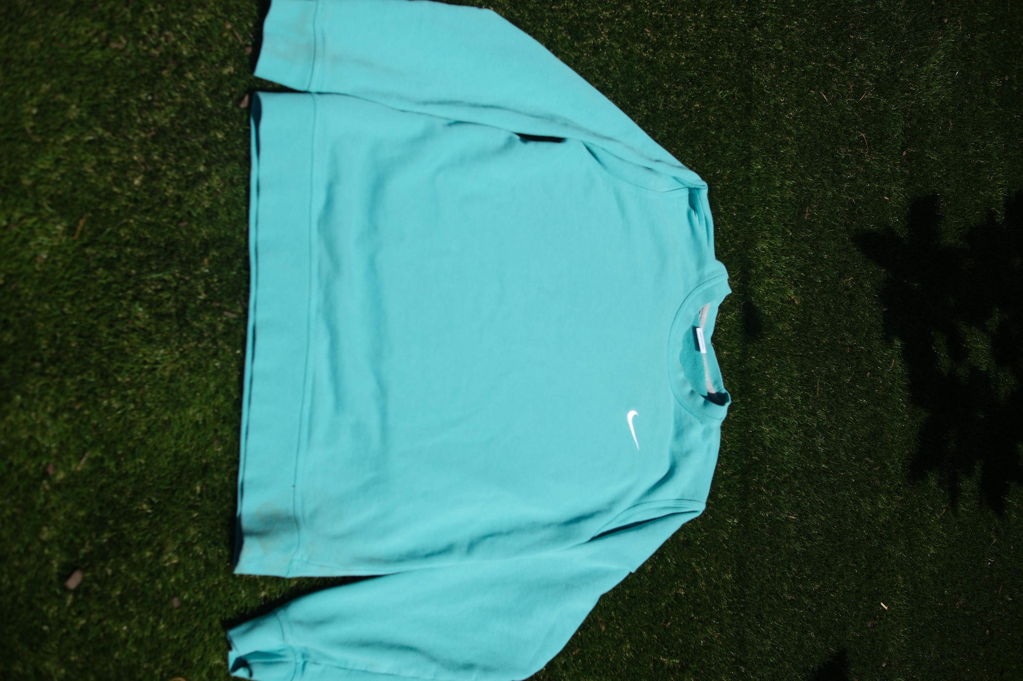 Nike Vintage Nike Embroidered Logo Sweatshirt Size US L / EU 52-54 / 3 - 2 Thumbnail