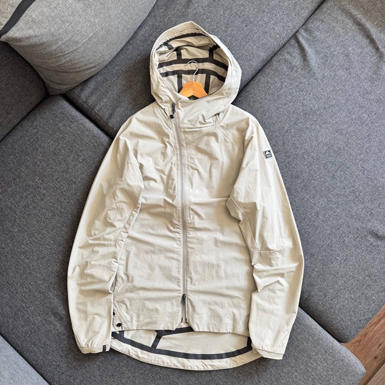 Klattermusen Klattermusen Vanadis Nylon Asymmetrical Outdoor Jacket Size US M / EU 48-50 / 2 - 1 Thumbnail