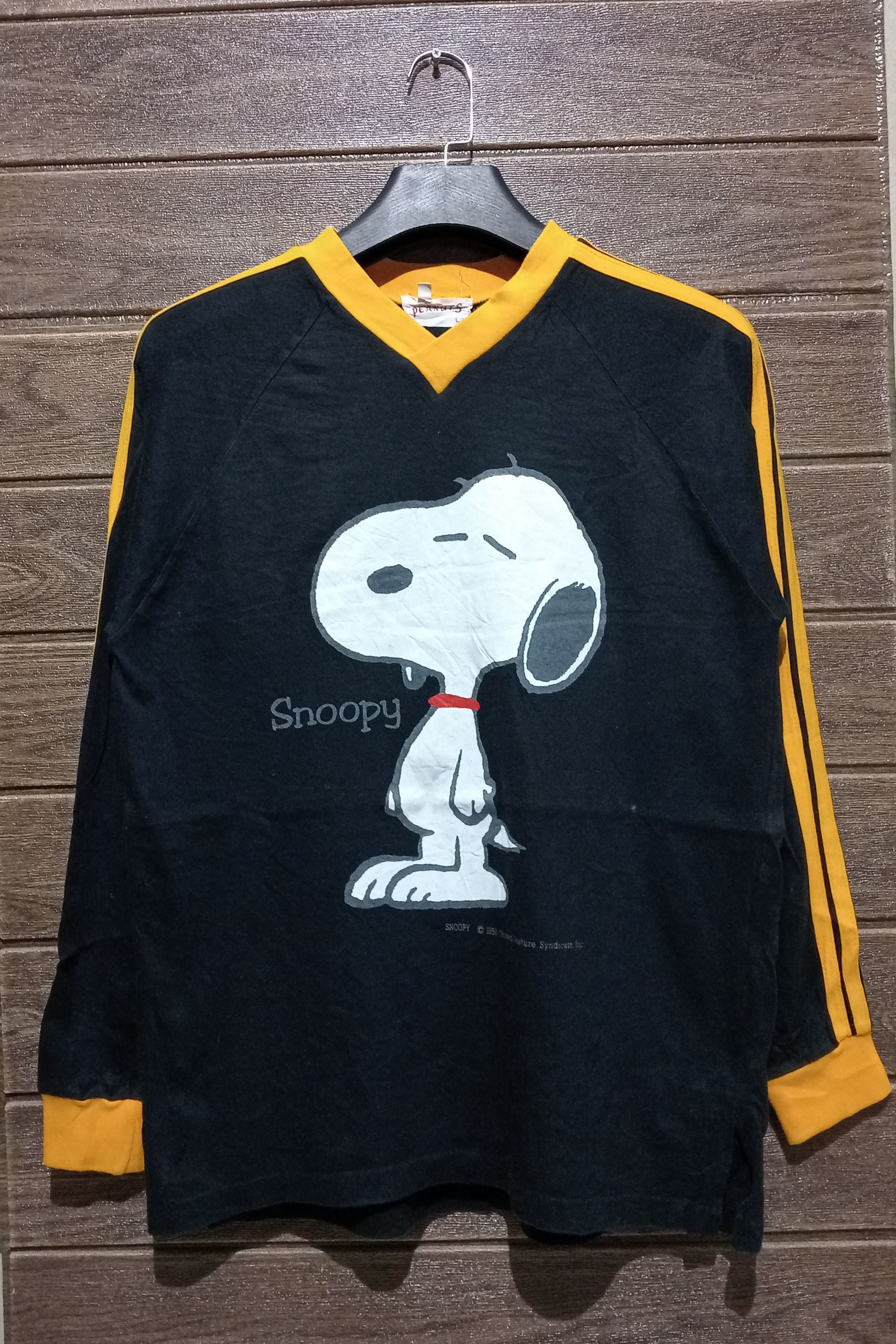 Cartoon Network VTG '80s Single Stitch Peanuts Snoopy V Neck Long Sleeve Tee Size US L / EU 52-54 / 3 - 1 Thumbnail