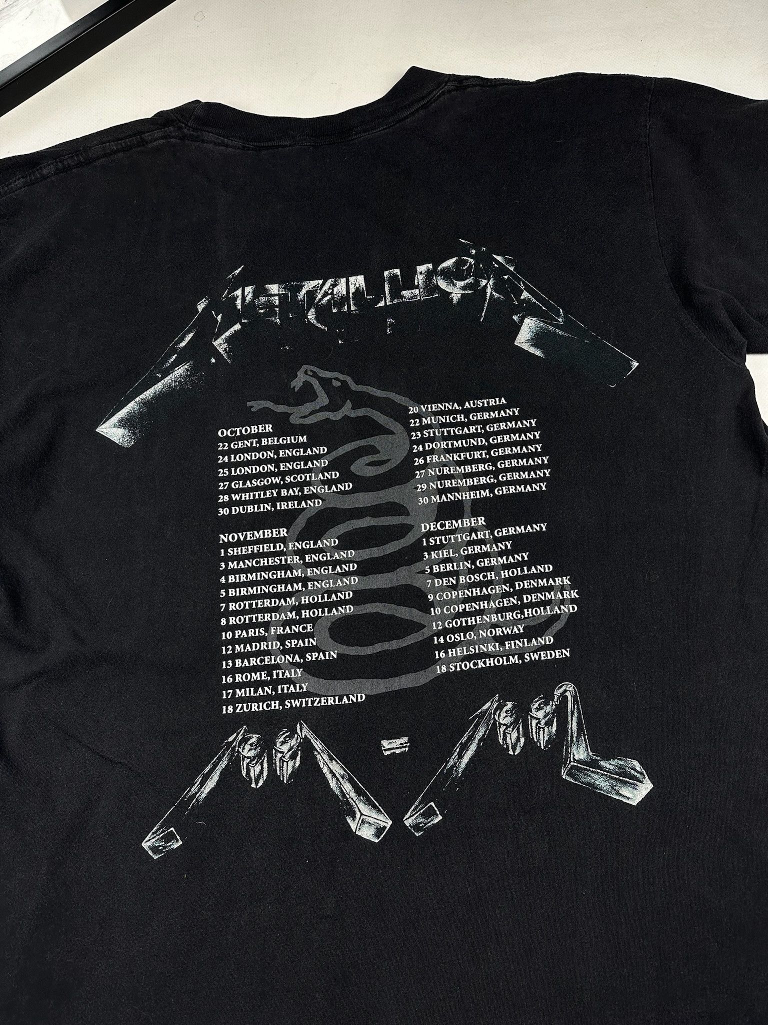 Band Tees Vintage Metallica Black Album Tee Size US L / EU 52-54 / 3 - 4 Thumbnail