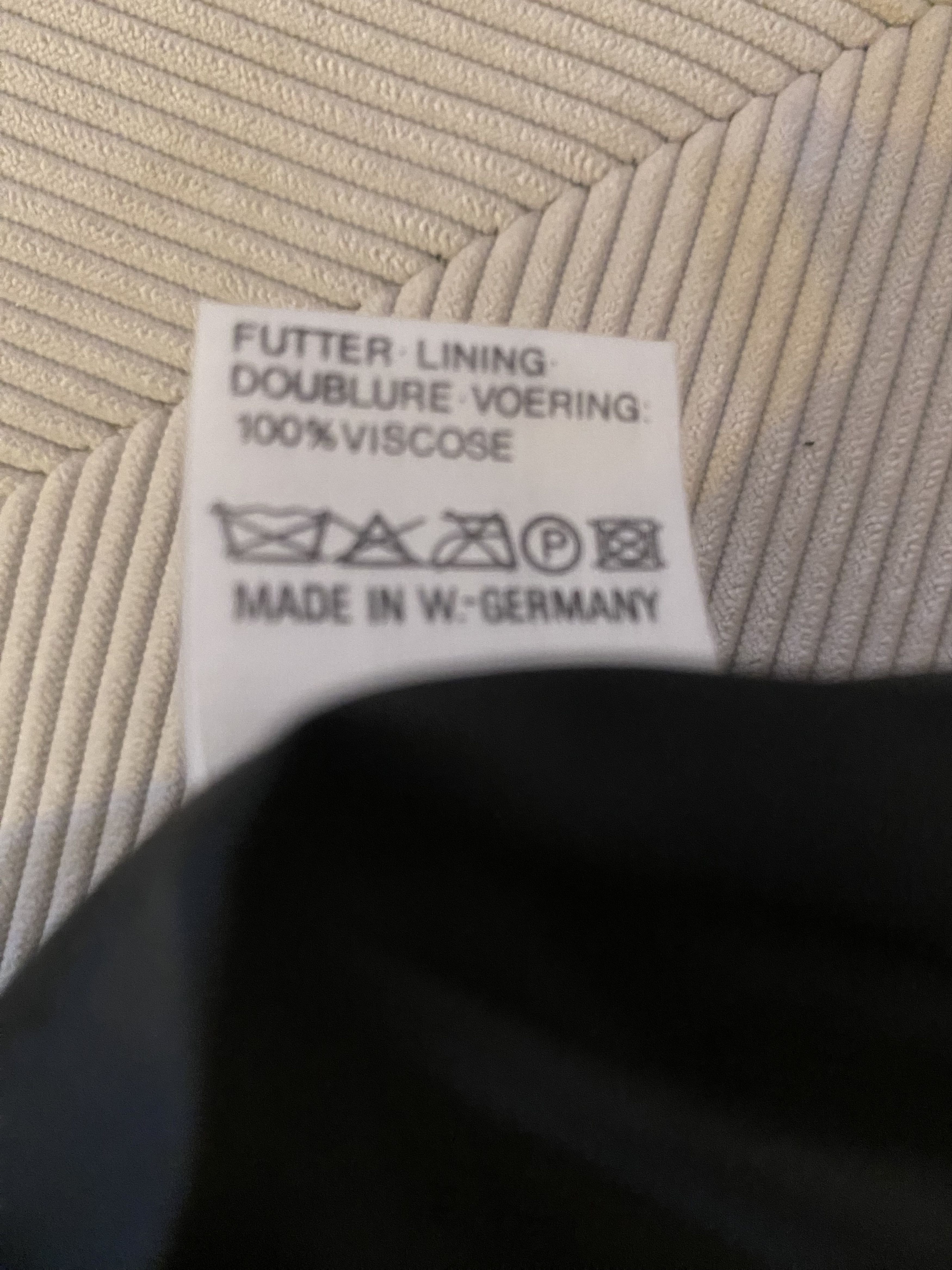 Karl Lagerfeld Vintage Midi Skirt with gold buttons Size 27" / US 4 / IT 40 - 8 Thumbnail