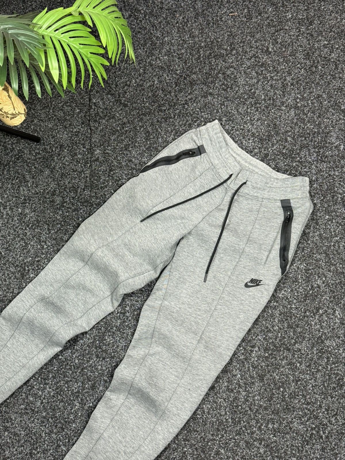 Nike NIKE TECH FLEECE WOMAN JOGGERS SIZE S Y2K DRILL STYLE Size 30" / US 8 / IT 44 - 7 Thumbnail
