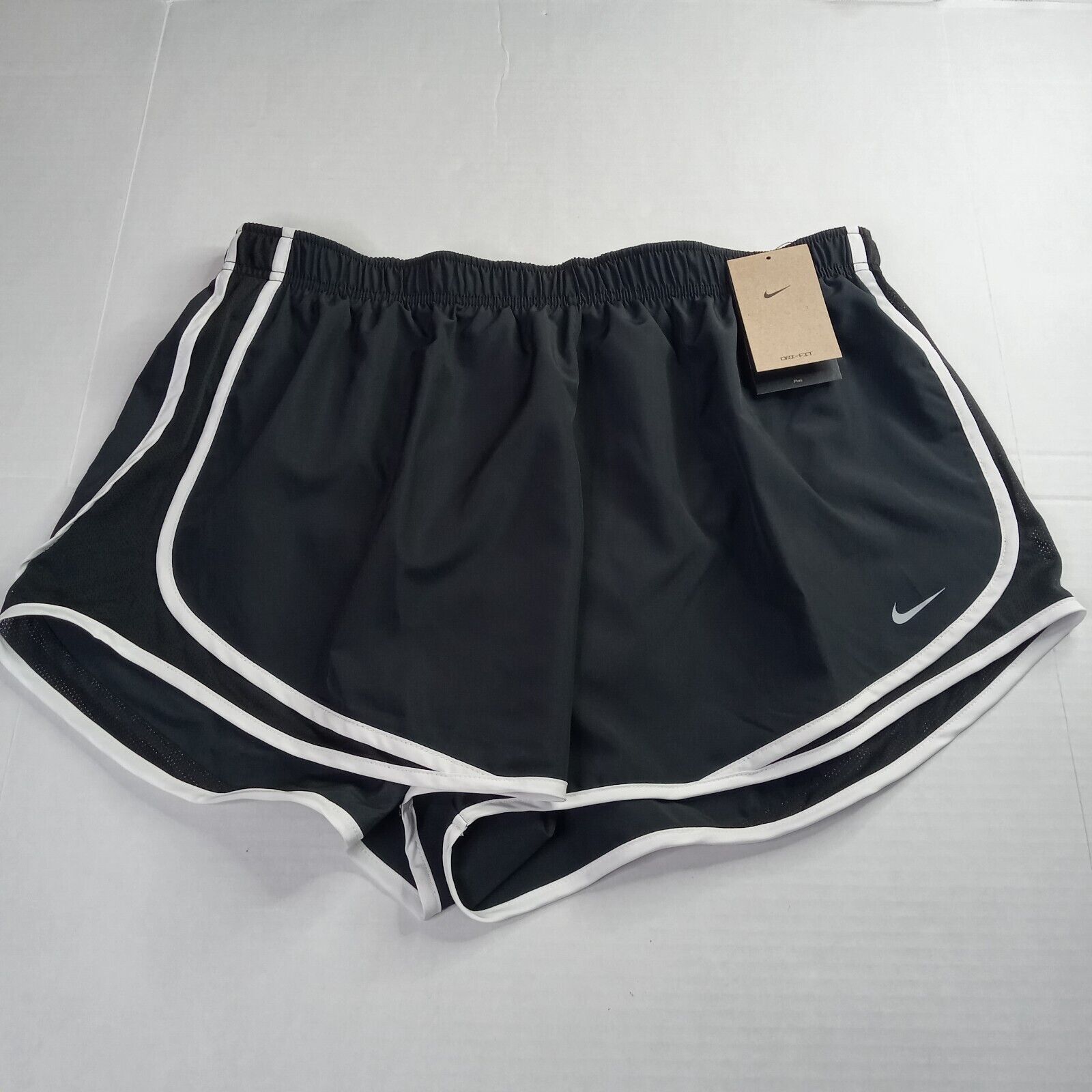 Nike Nike Tempo Dri-Fit Running Athletic Shorts Women's 1X Black Size 36" / US 14 / IT 50 - 1 Thumbnail