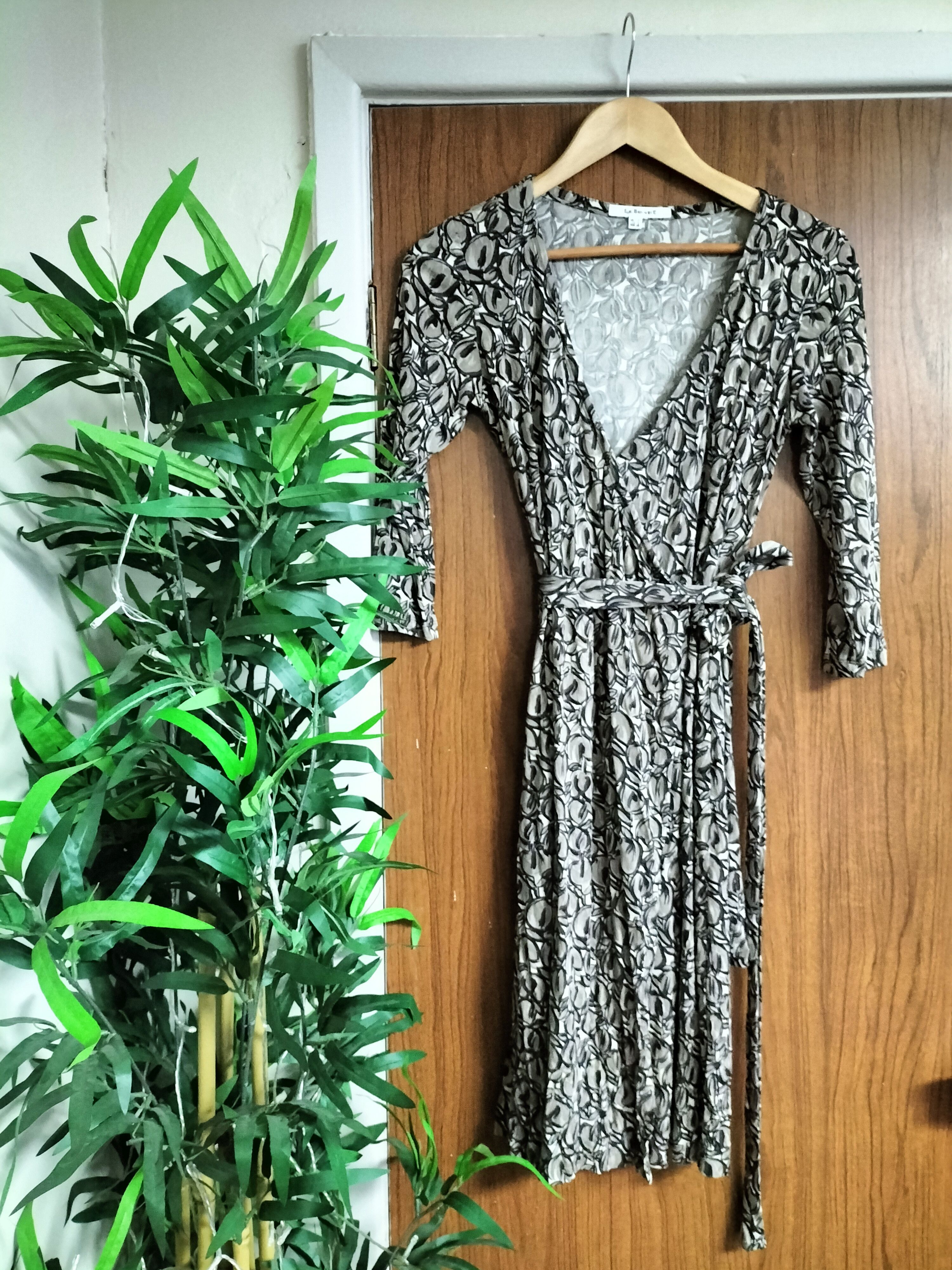 LK Bennett Olive Cream and Black Silk Wrap Dress Size M / US 6-8 / IT 42-44 - 1 Preview