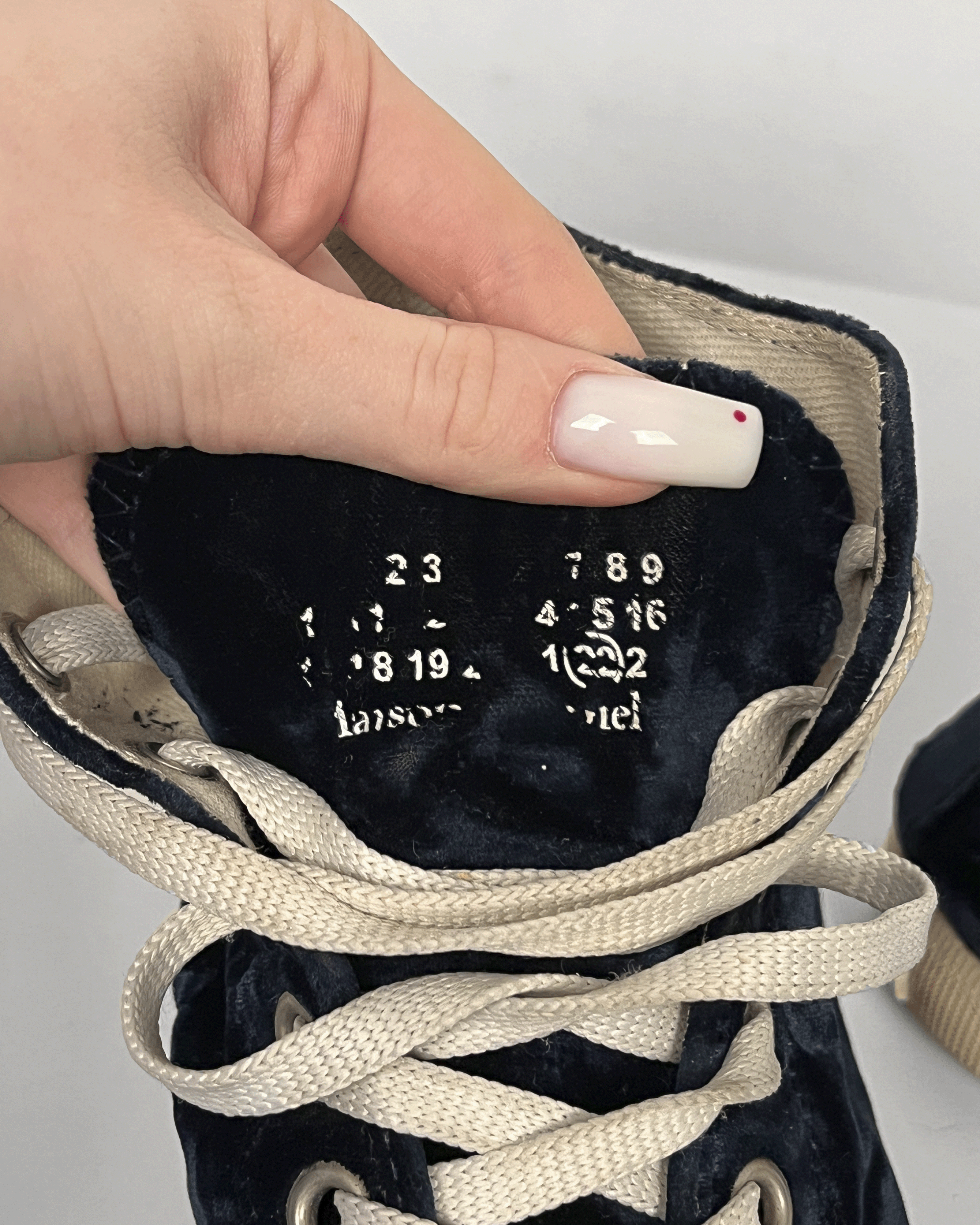 Maison Margiela Maison Margiela Velour Tabi High Top Sneakers Size US 9 / EU 42 - 9 Thumbnail